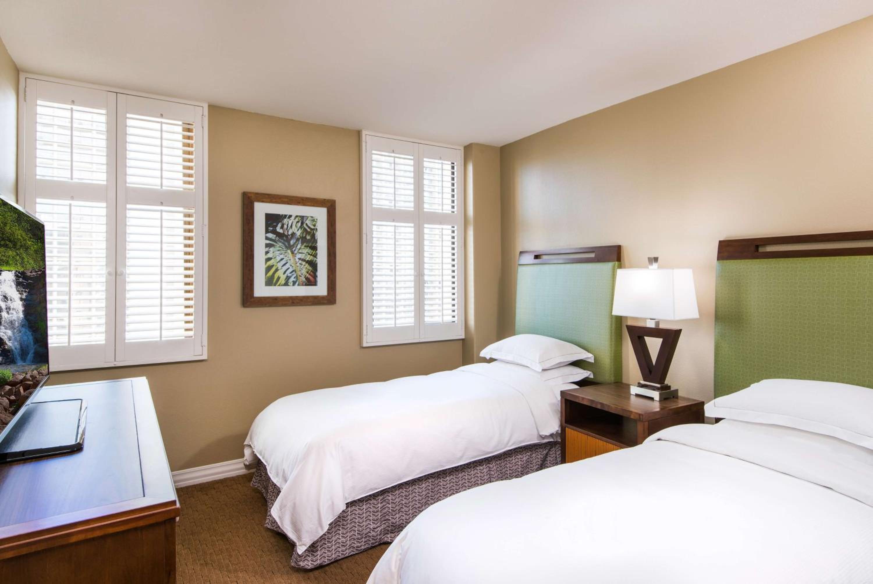 Two-Bedroom Suite with Sofa Bed and Ocean View - Lagoon Tower