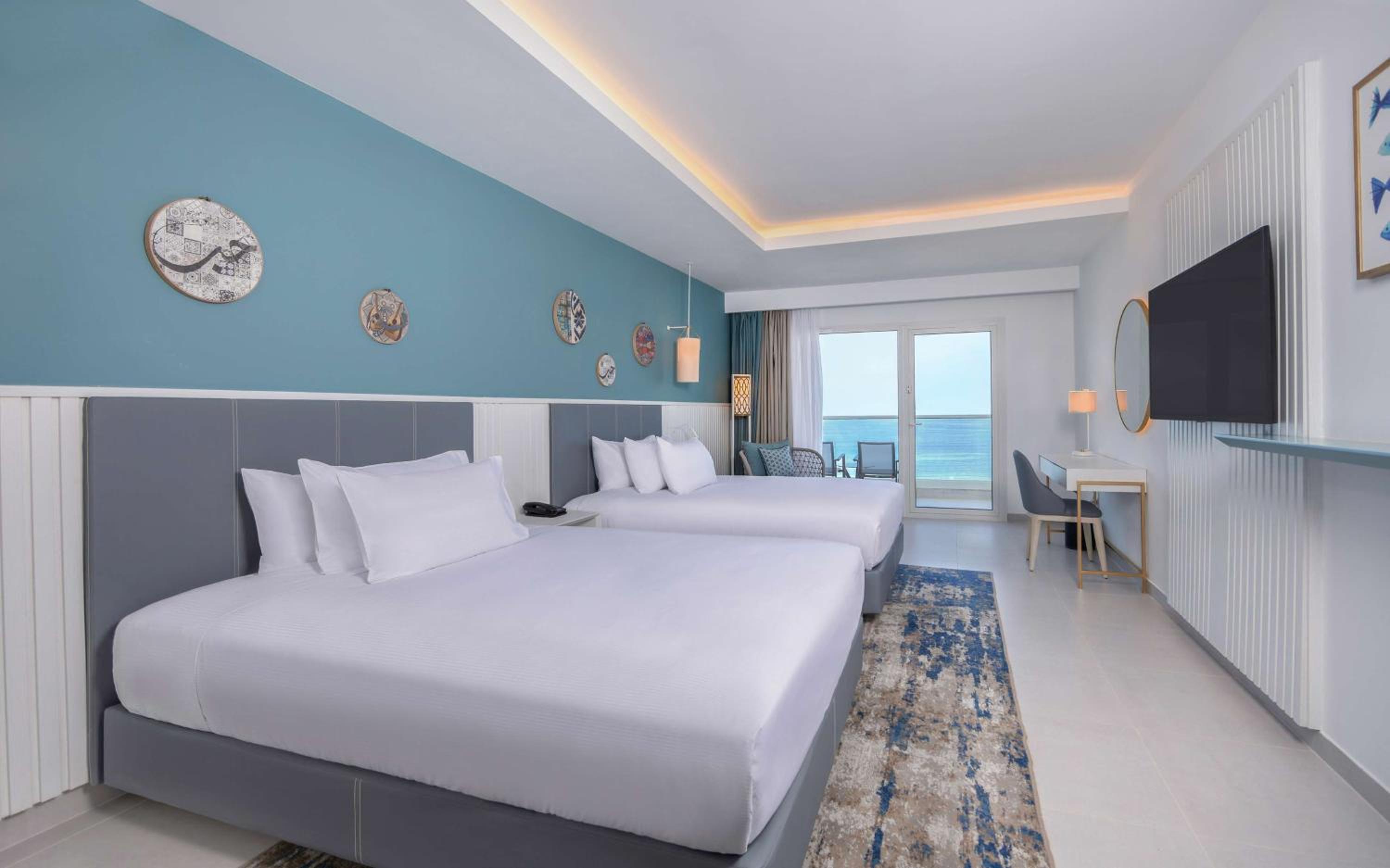 Deluxe Queen Room with Two Queen Beds - Front Sea View