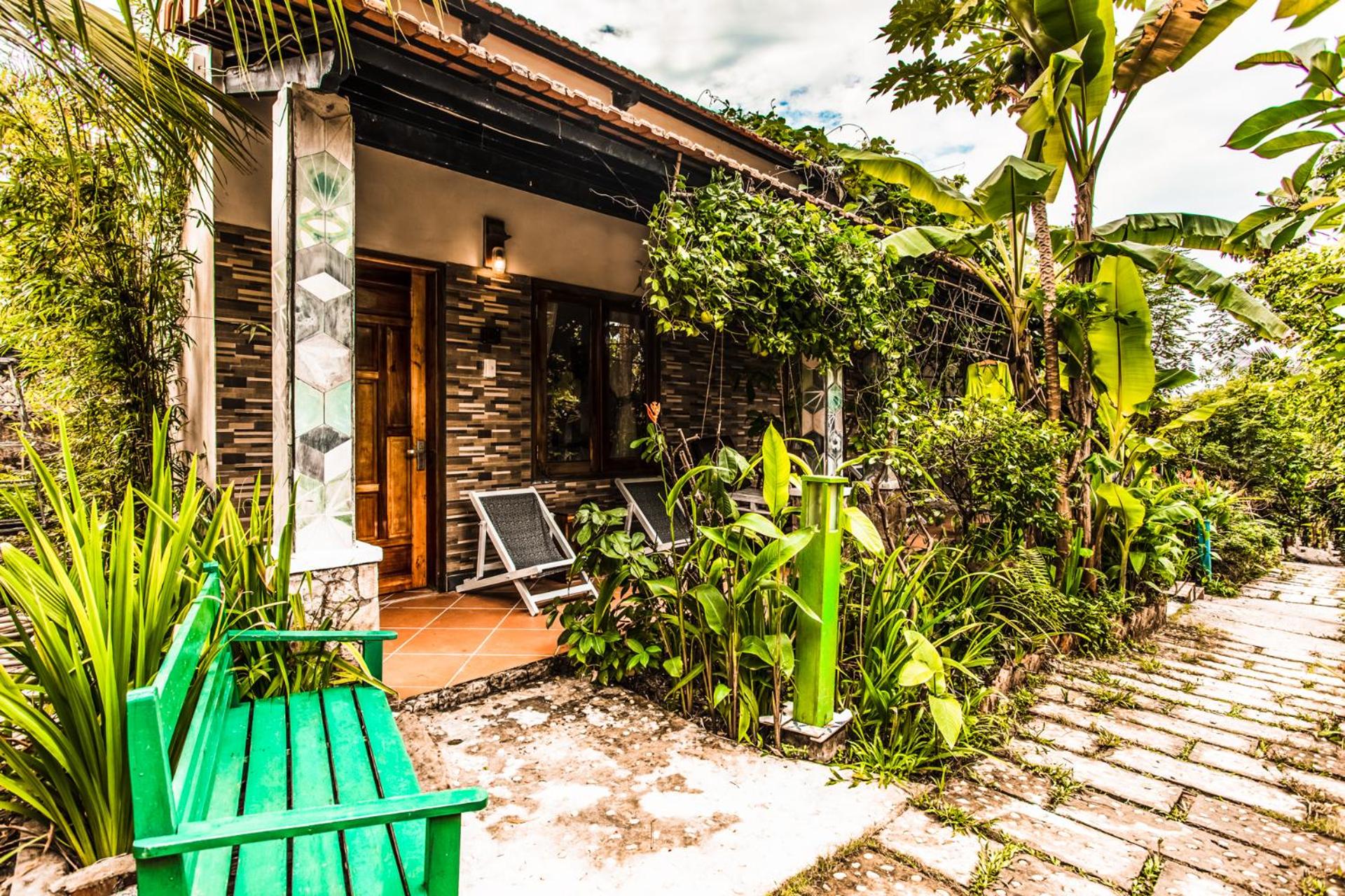 Family Bungalow with Garden View
