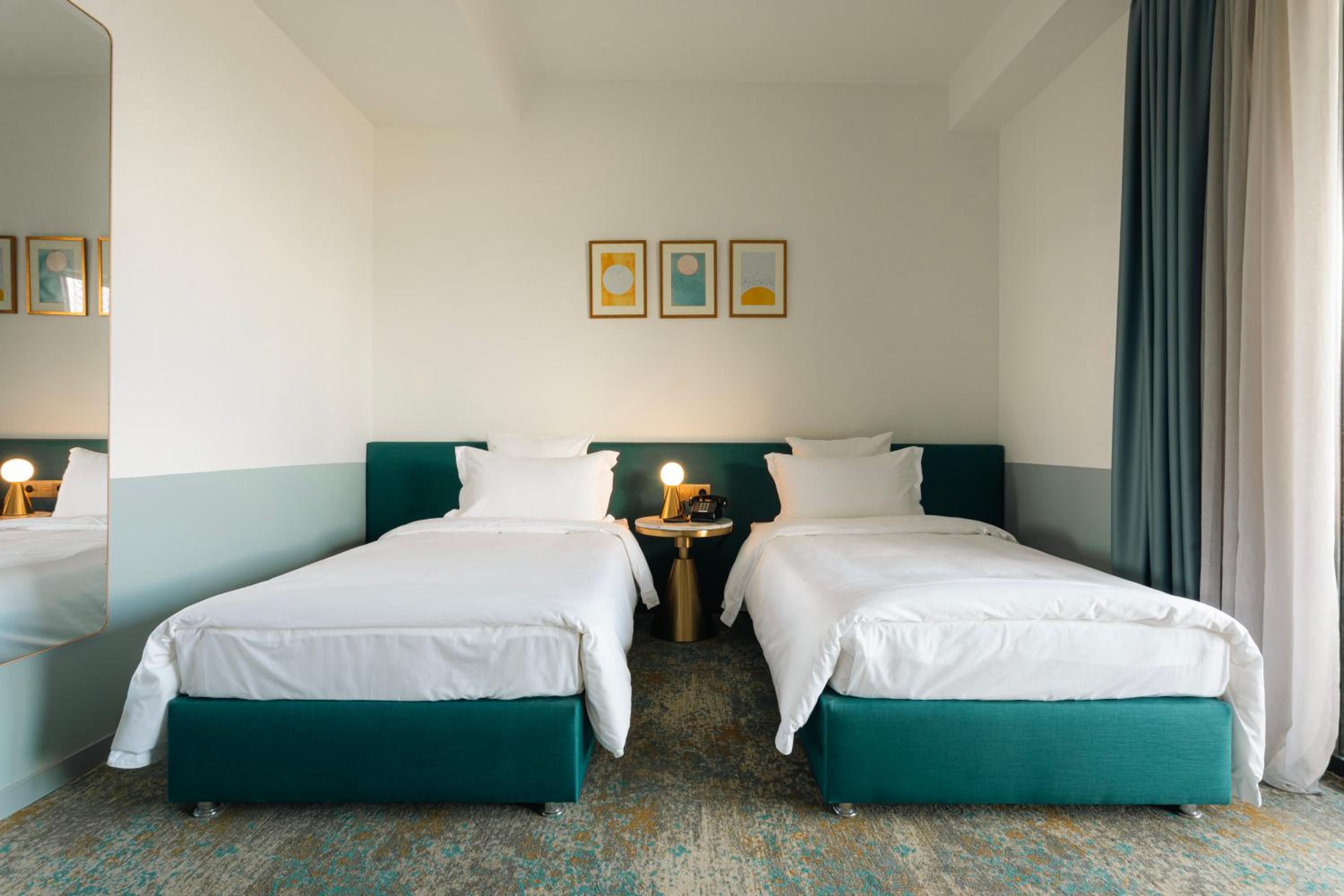 Deluxe Twin Room with City View