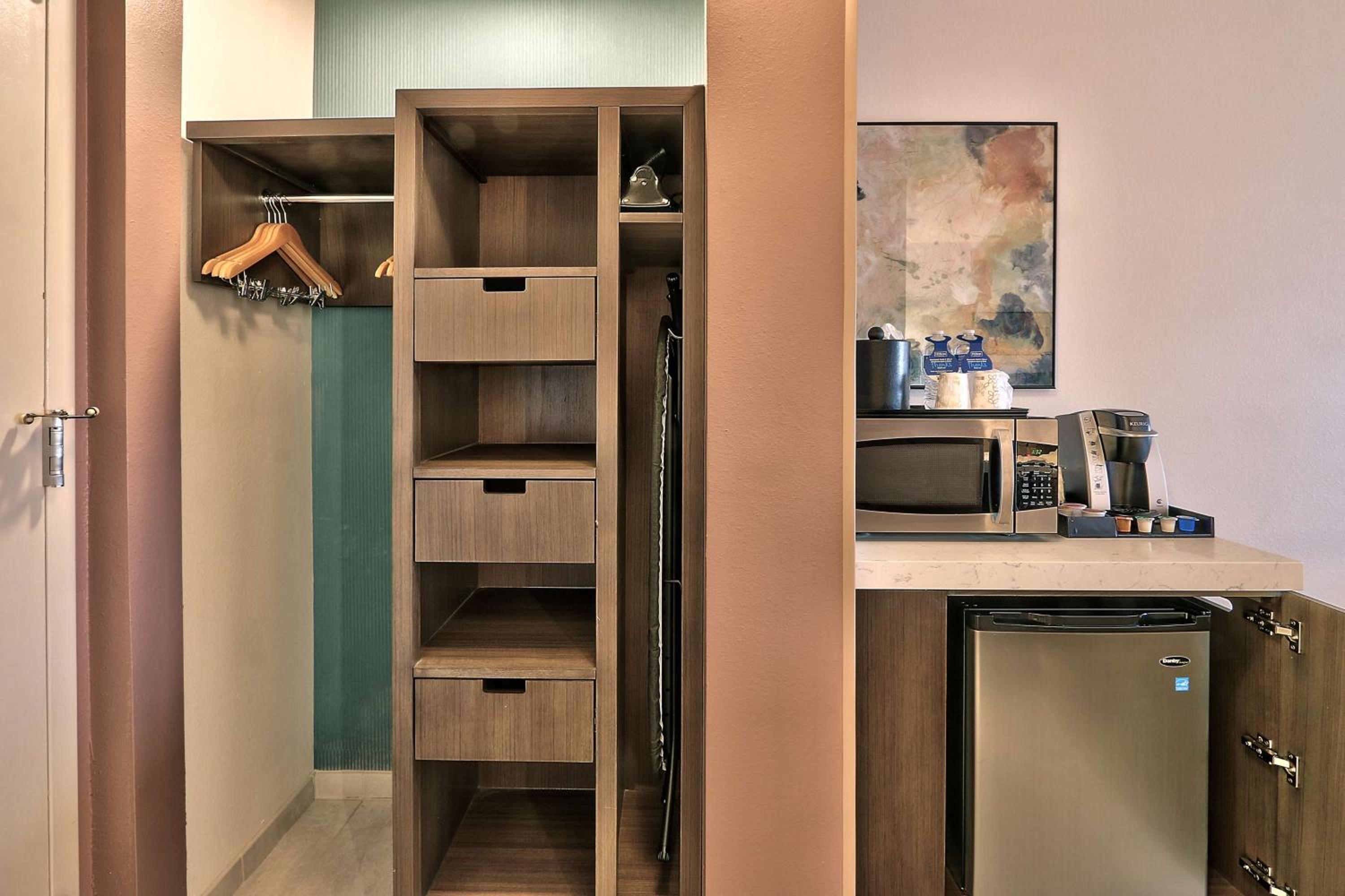 Junior King Suite with Sofa Bed