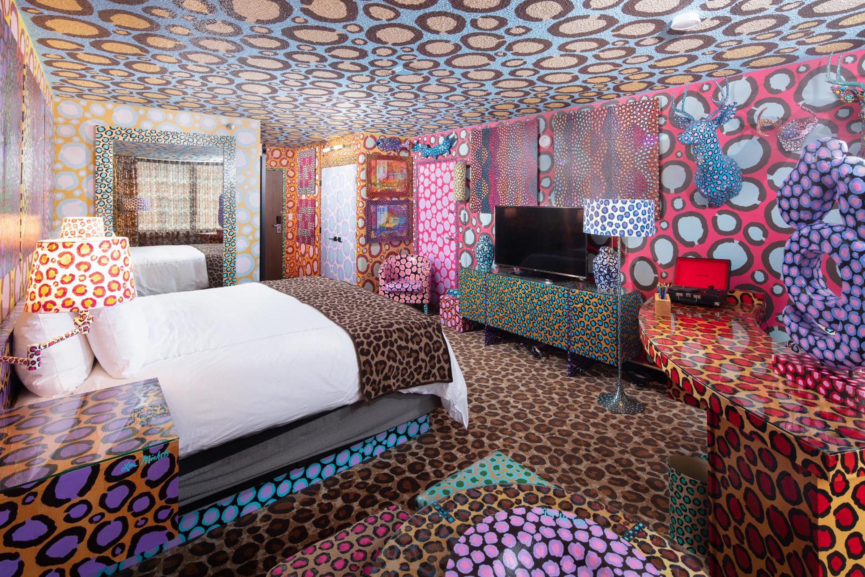 The Canvas King by Lon Michels