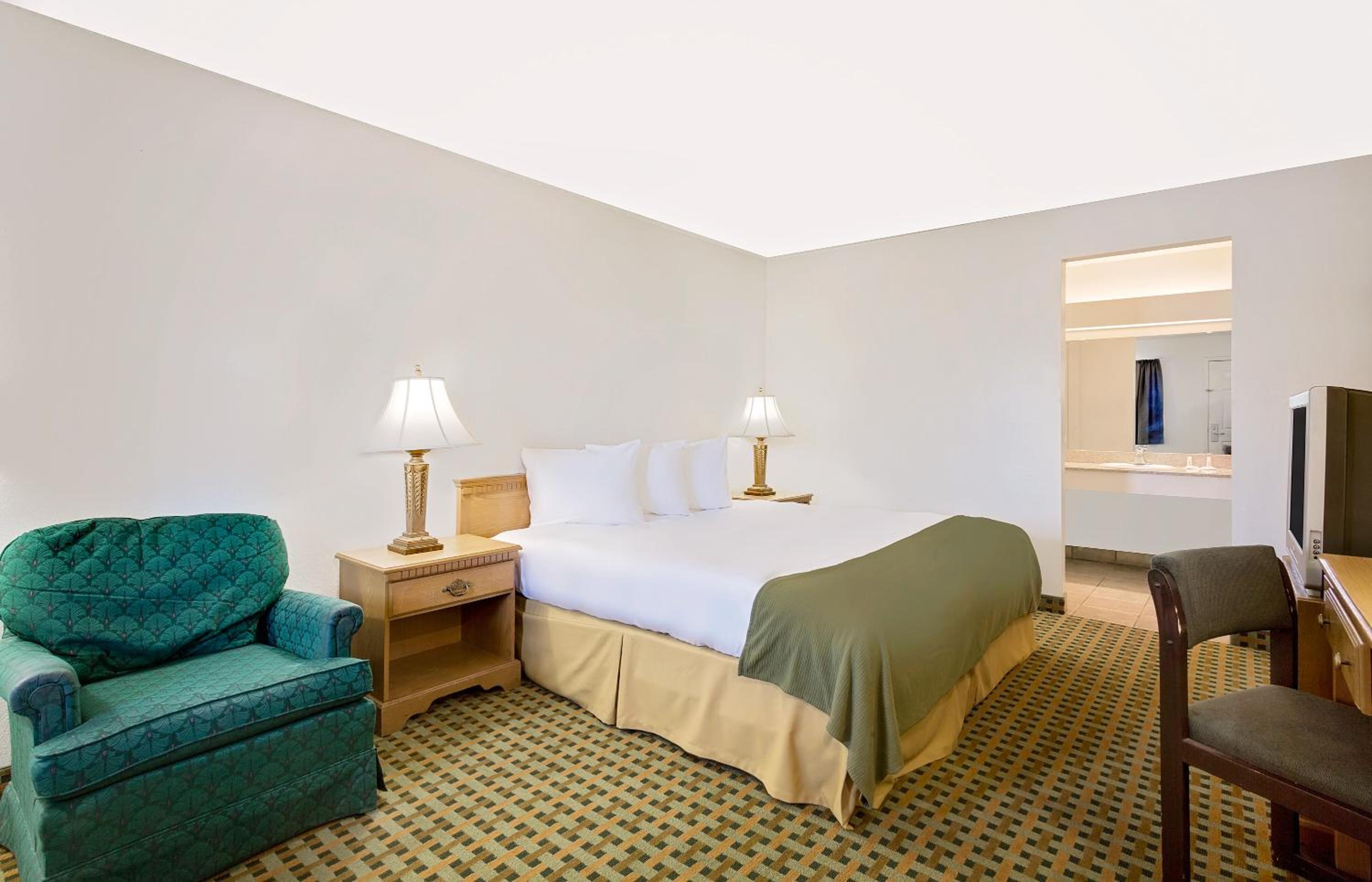 King Room- Non-Smoking