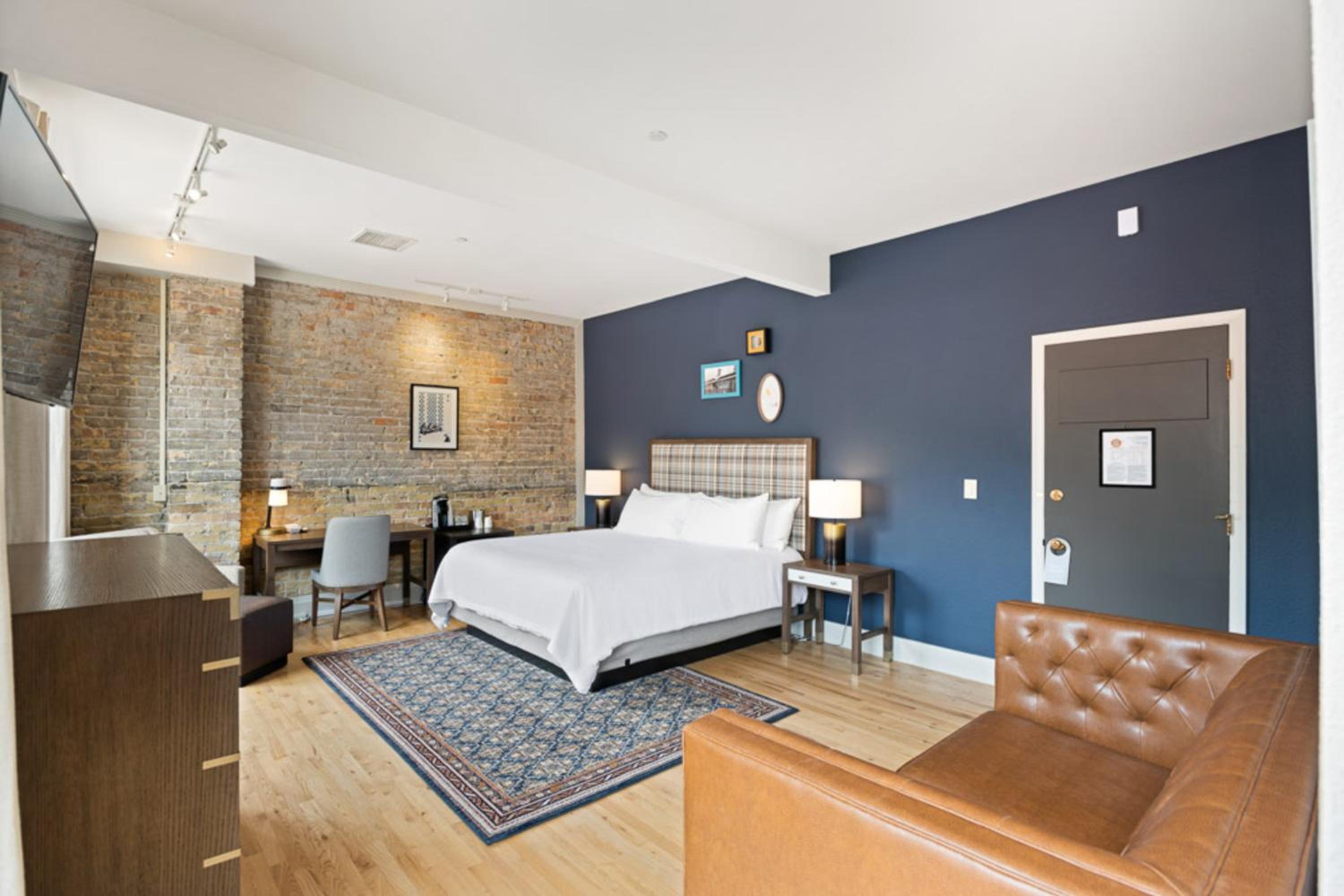 Signature View, 1 K + 1 pullout sofa