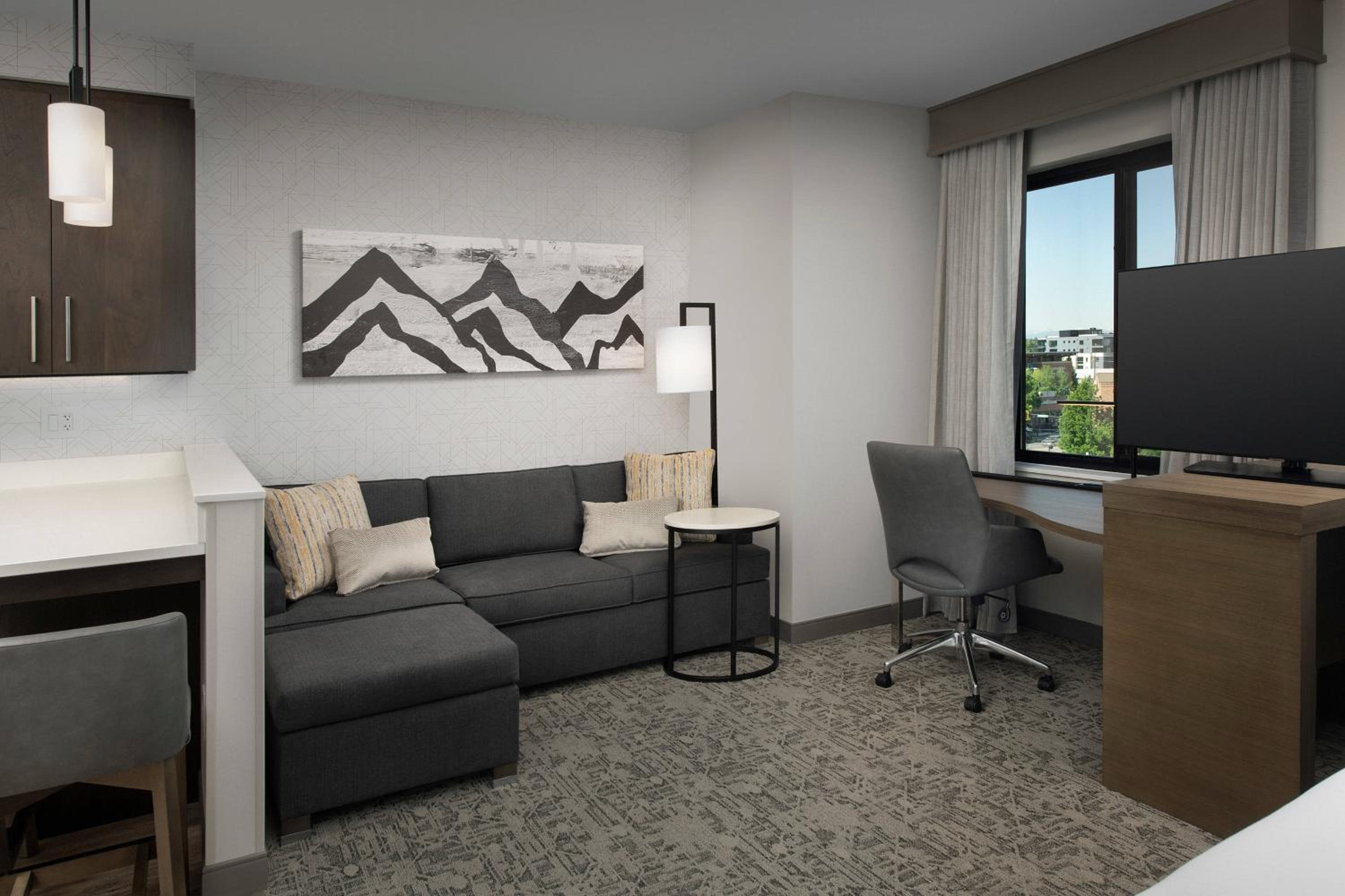 Large King Studio with Sofa Bed - Hearing Accessible