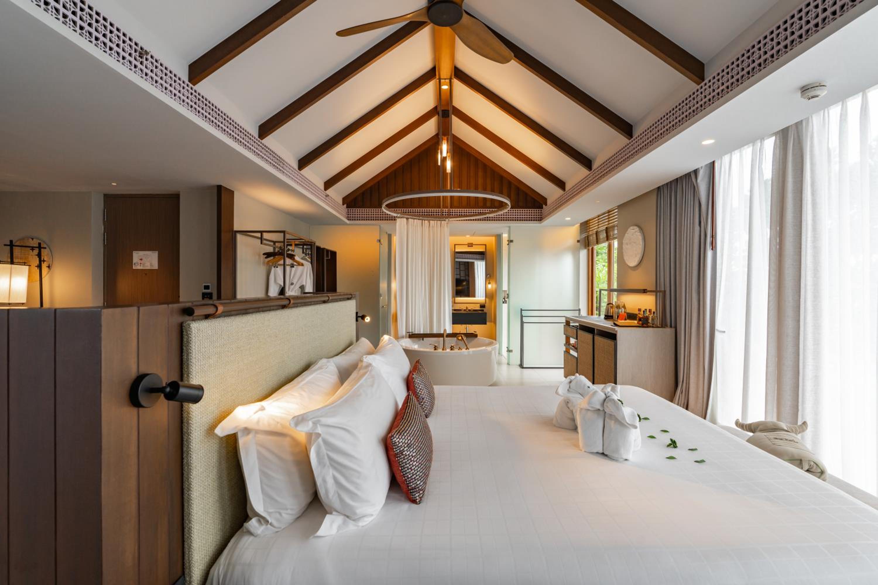 Luxury King Villa with a Pool