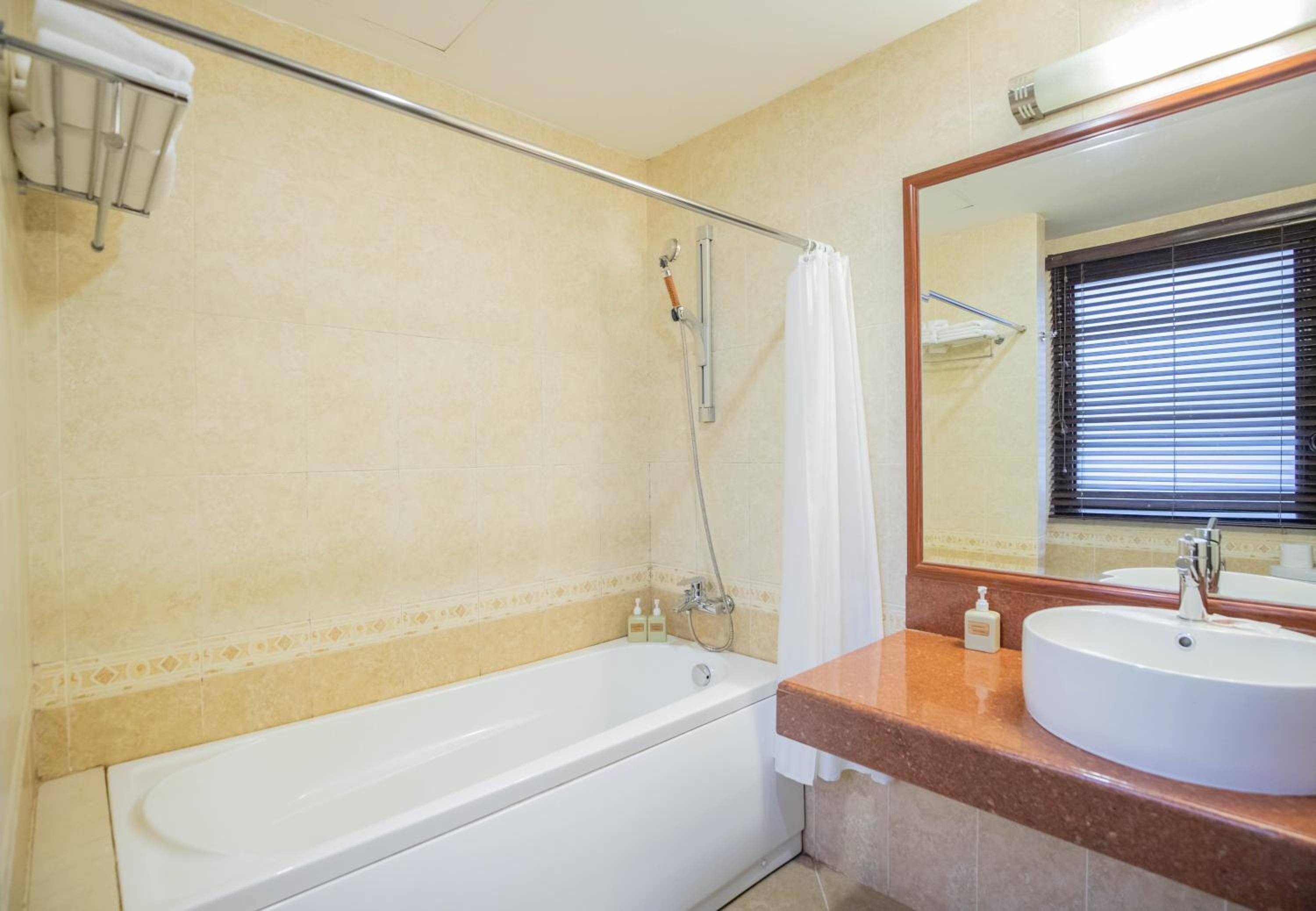 Deluxe Double or Twin Room with Garden View