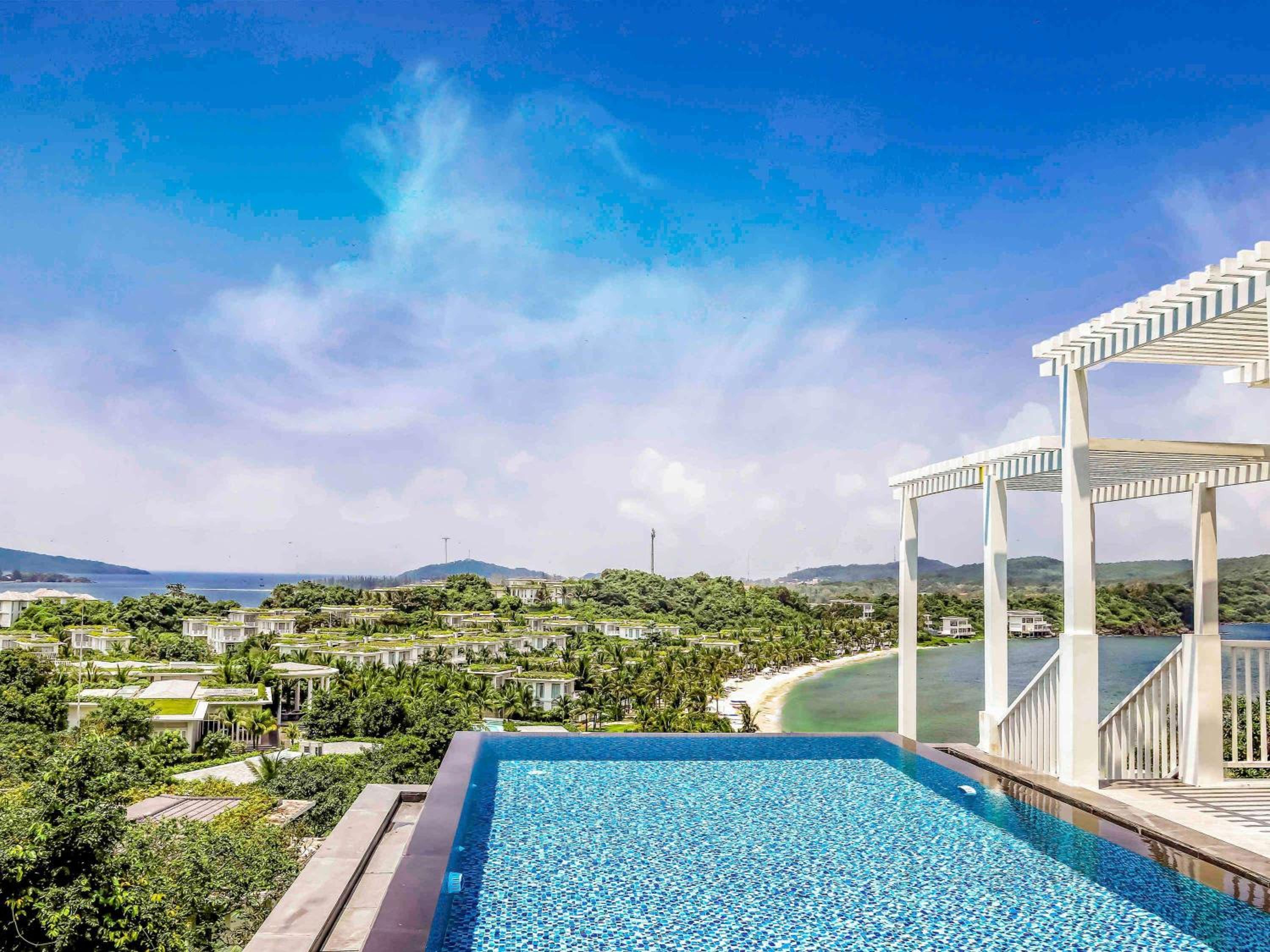 4 bedroom Ocean Villa with Private Pool 