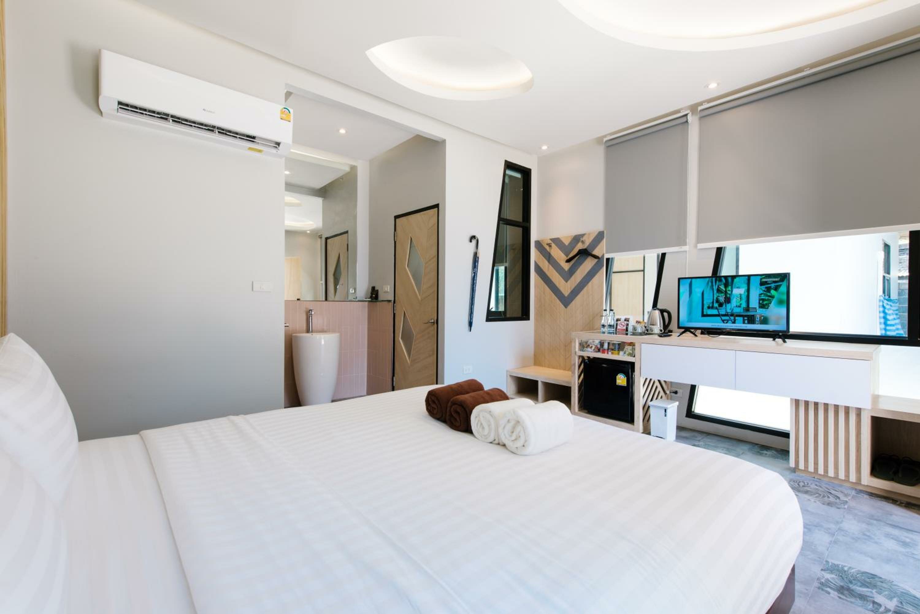 Deluxe Calathea Room