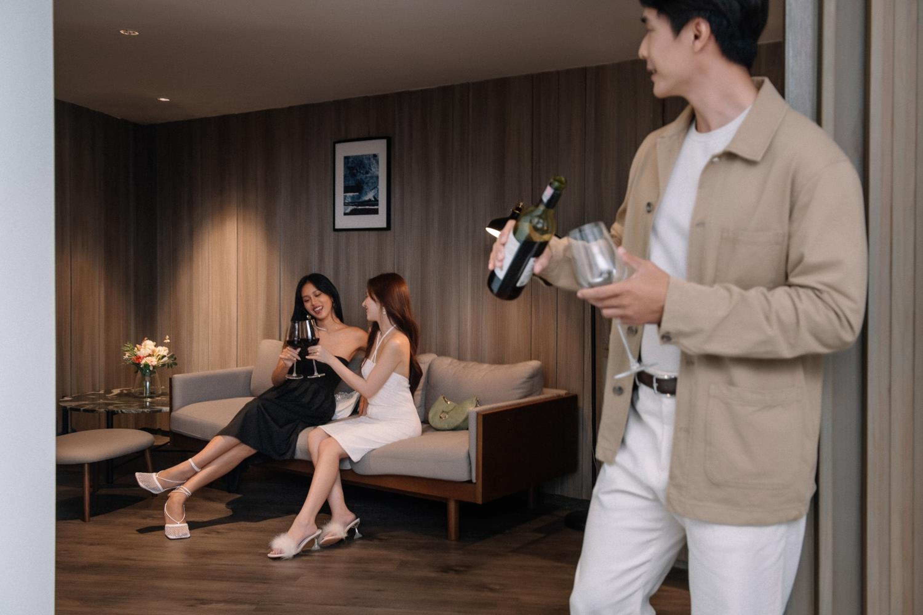 Double Suite with City View - Non-Smoking