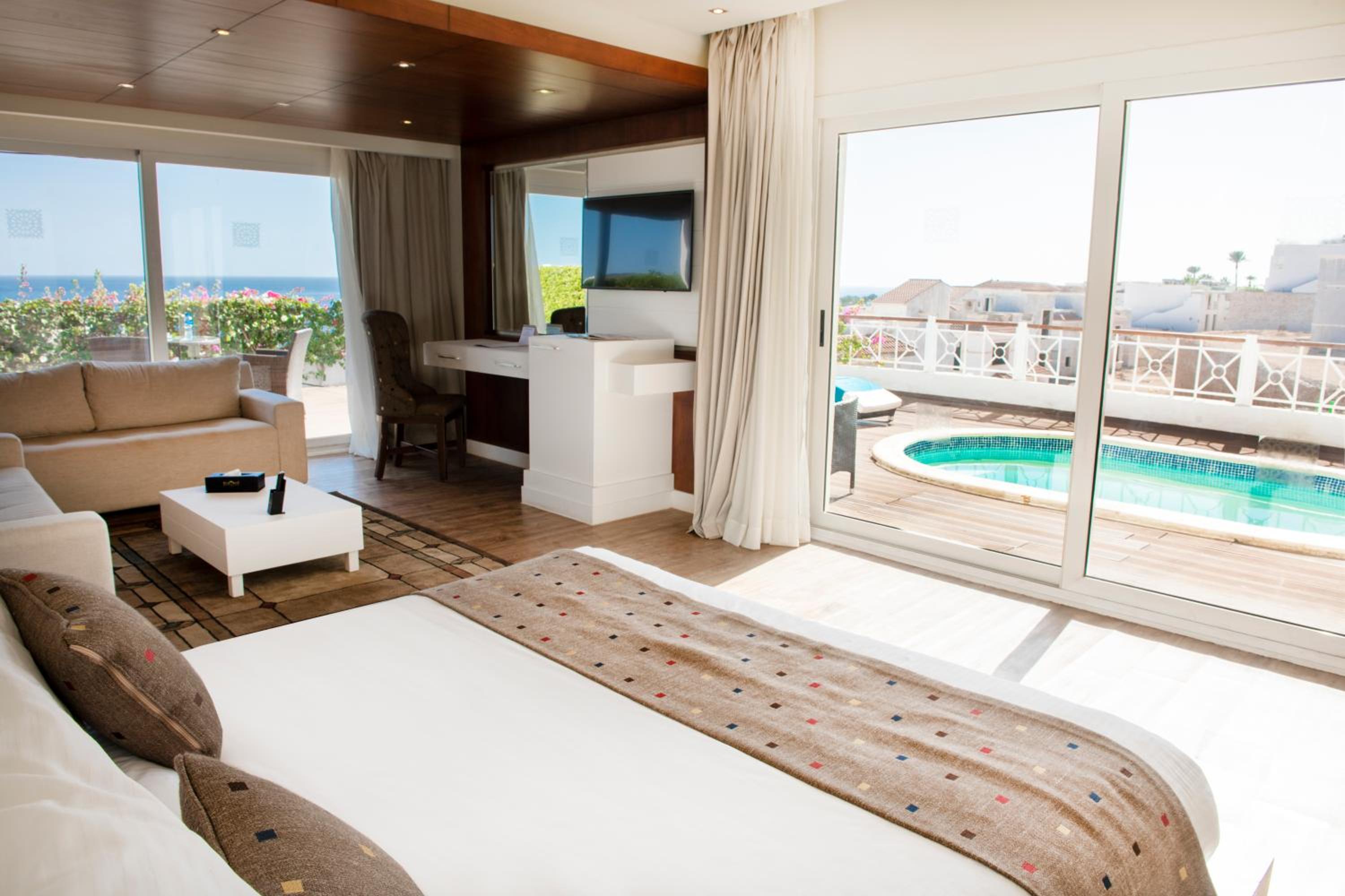 Executive Suite- Posh Club