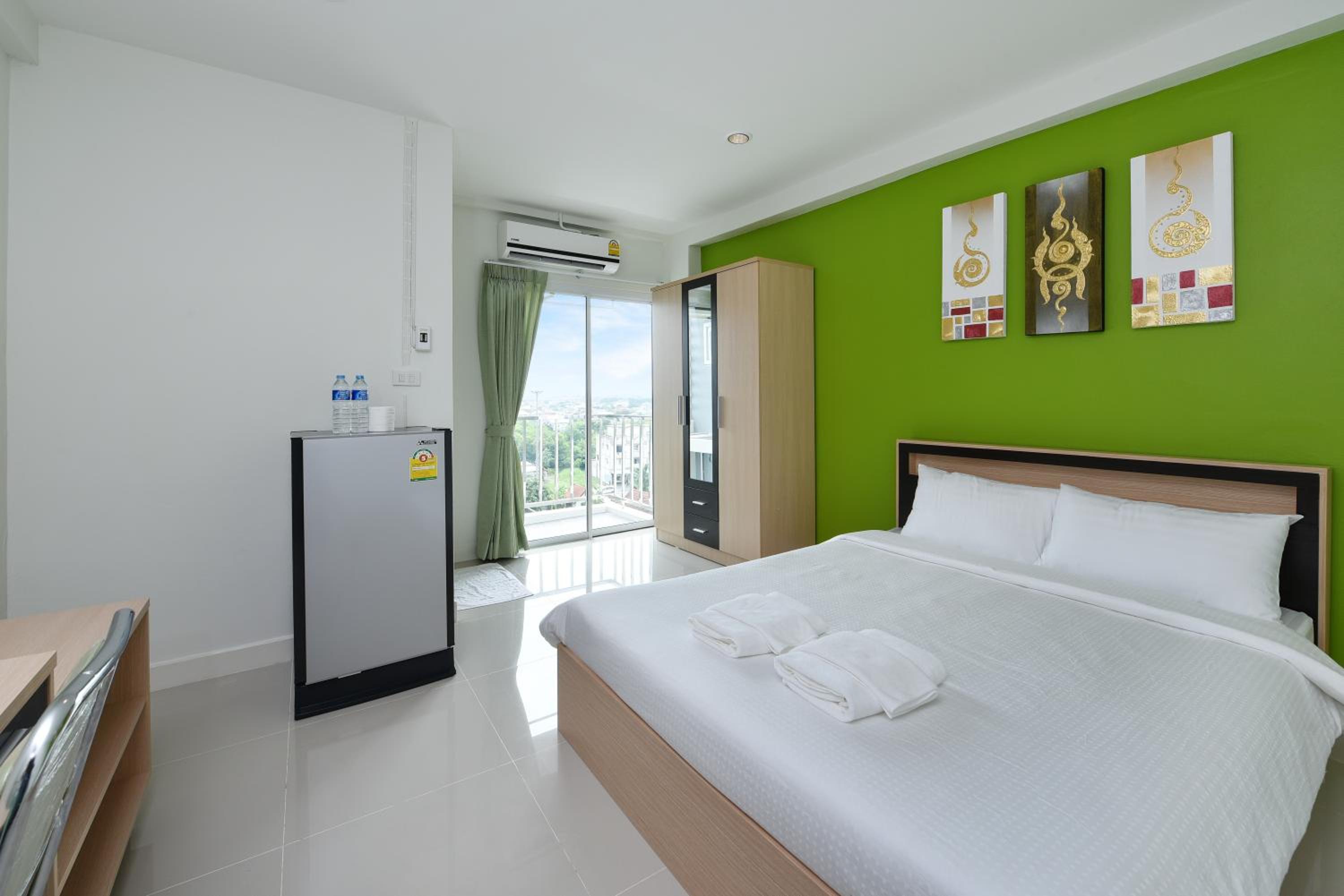 Apartment With Balcony