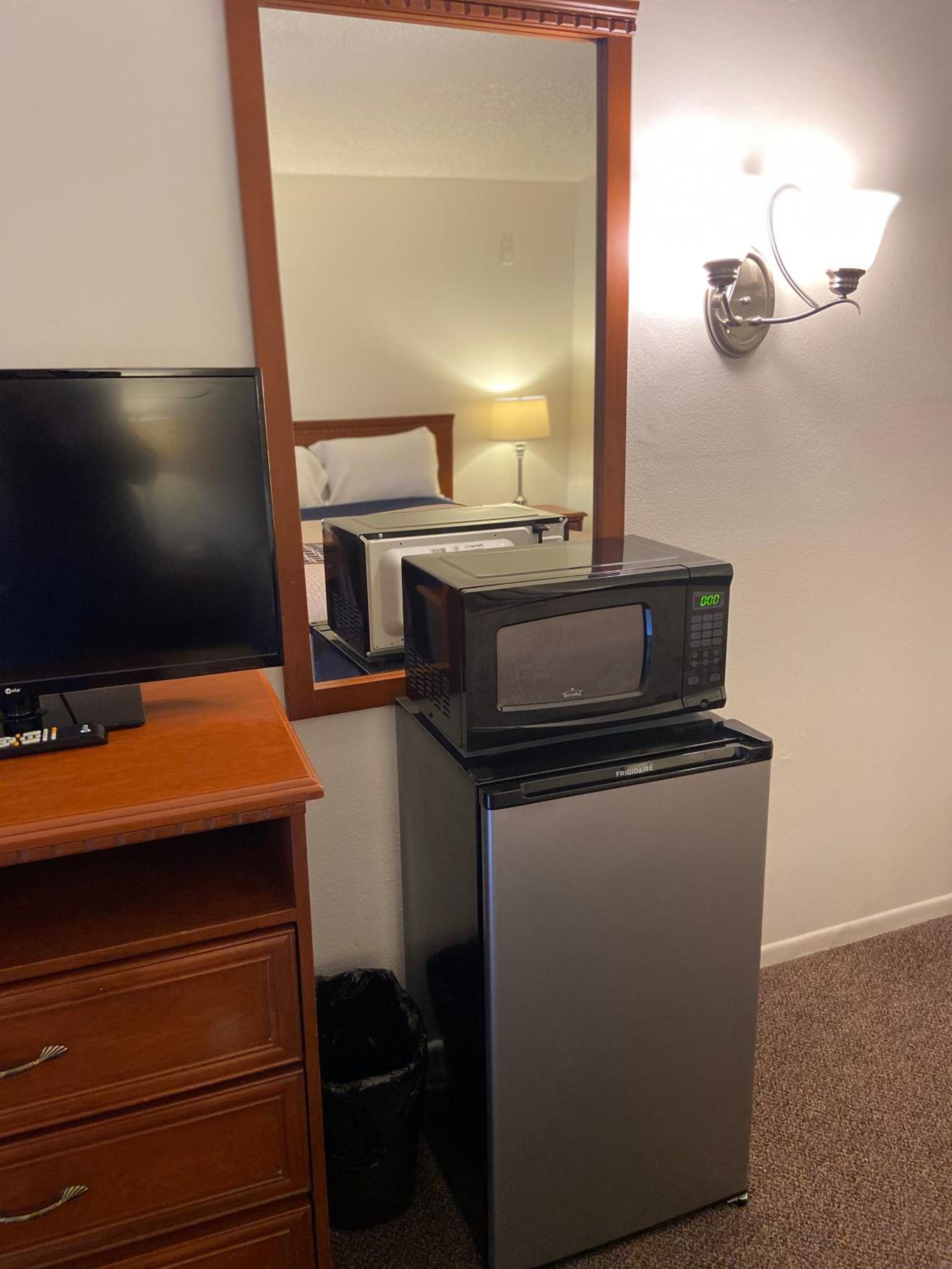 Queen Room - Disability Access - Non-Smoking