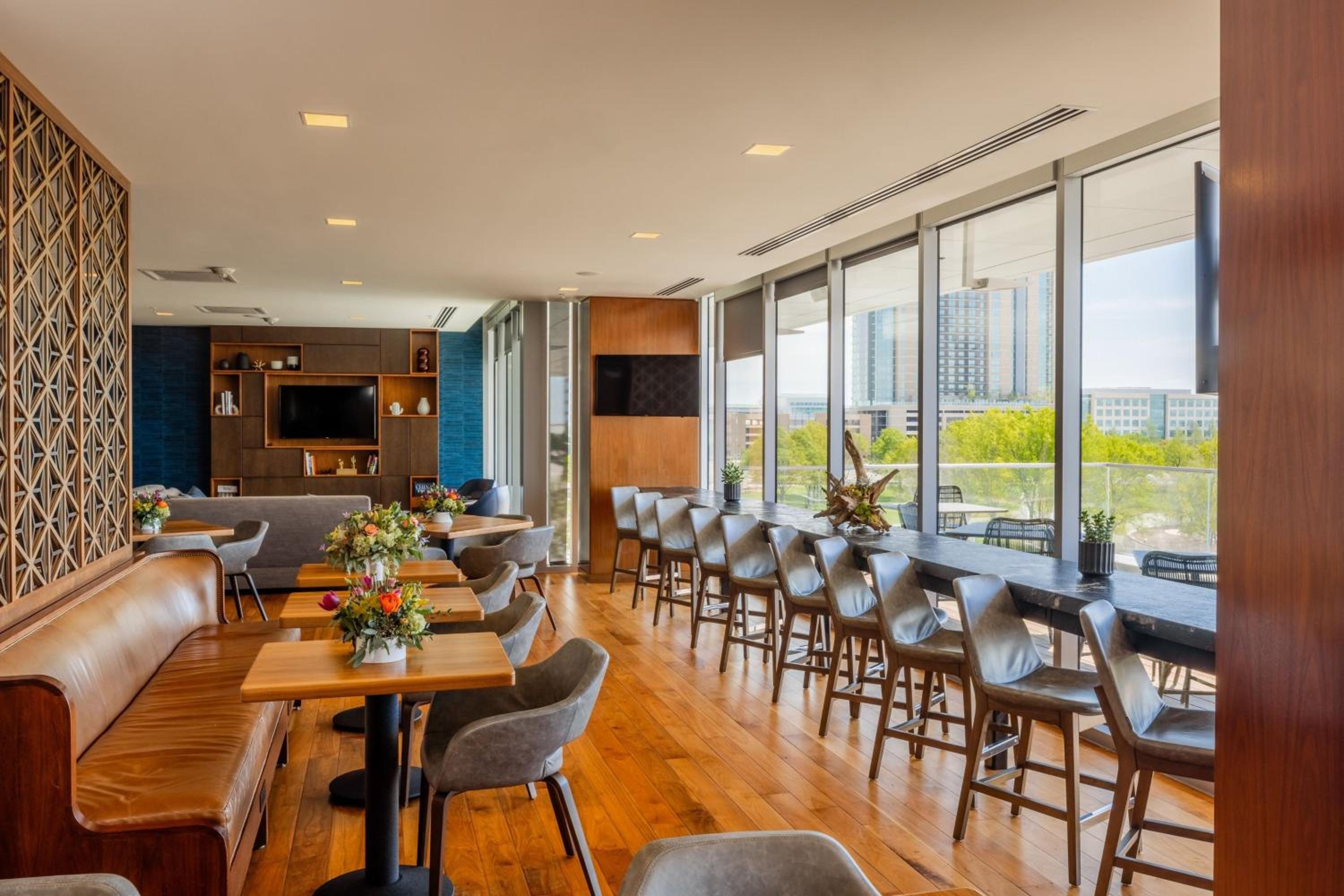 Club King Room