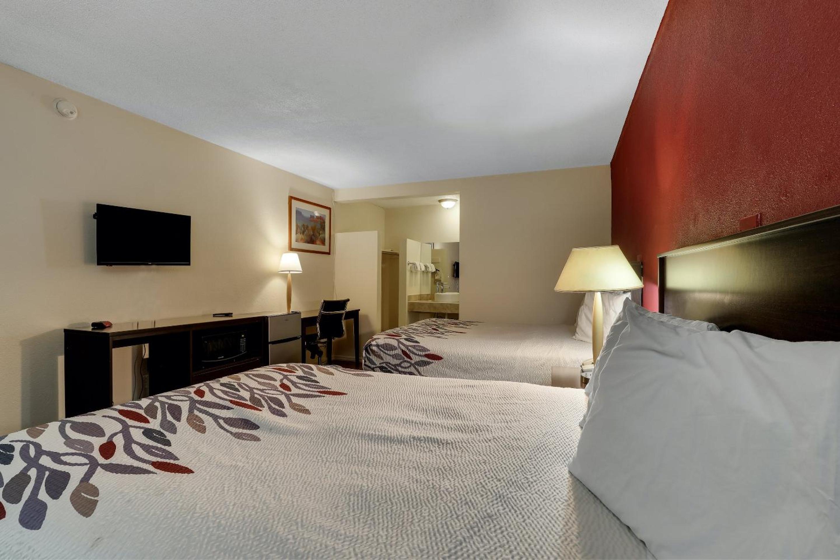  Superior Room with Two Queen Beds Non-Smoking