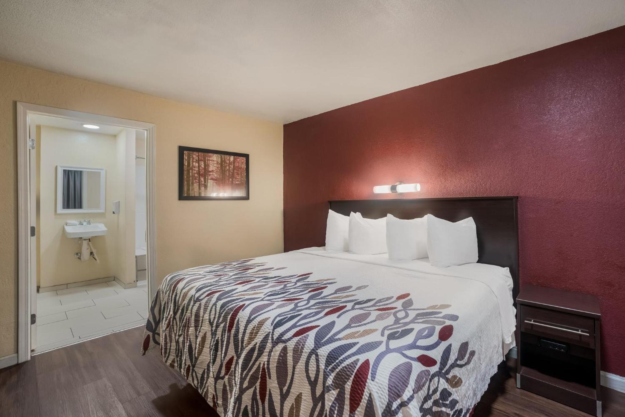 Deluxe King Room Disability Access Non-Smoking