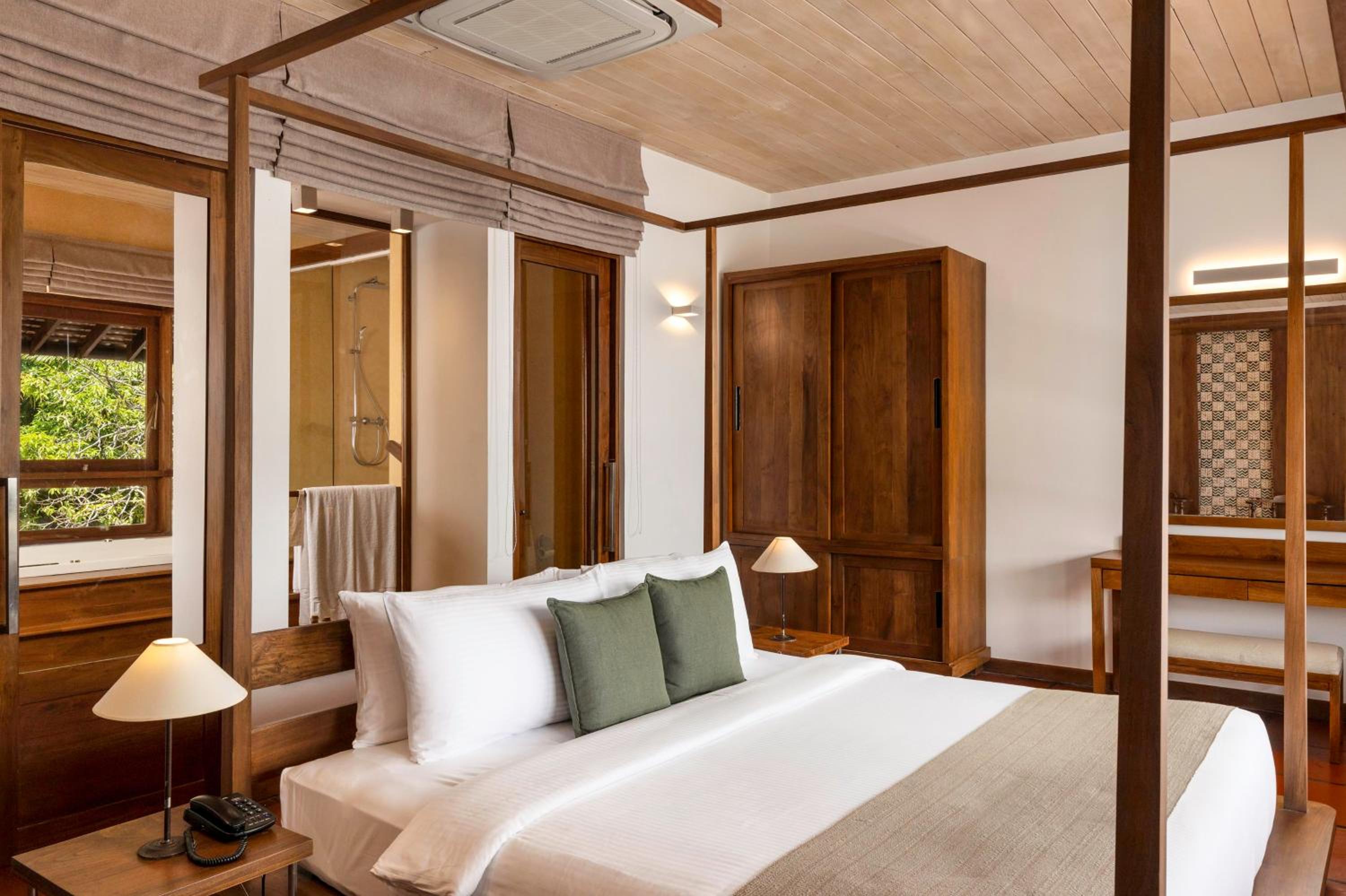  Lagoon Suite