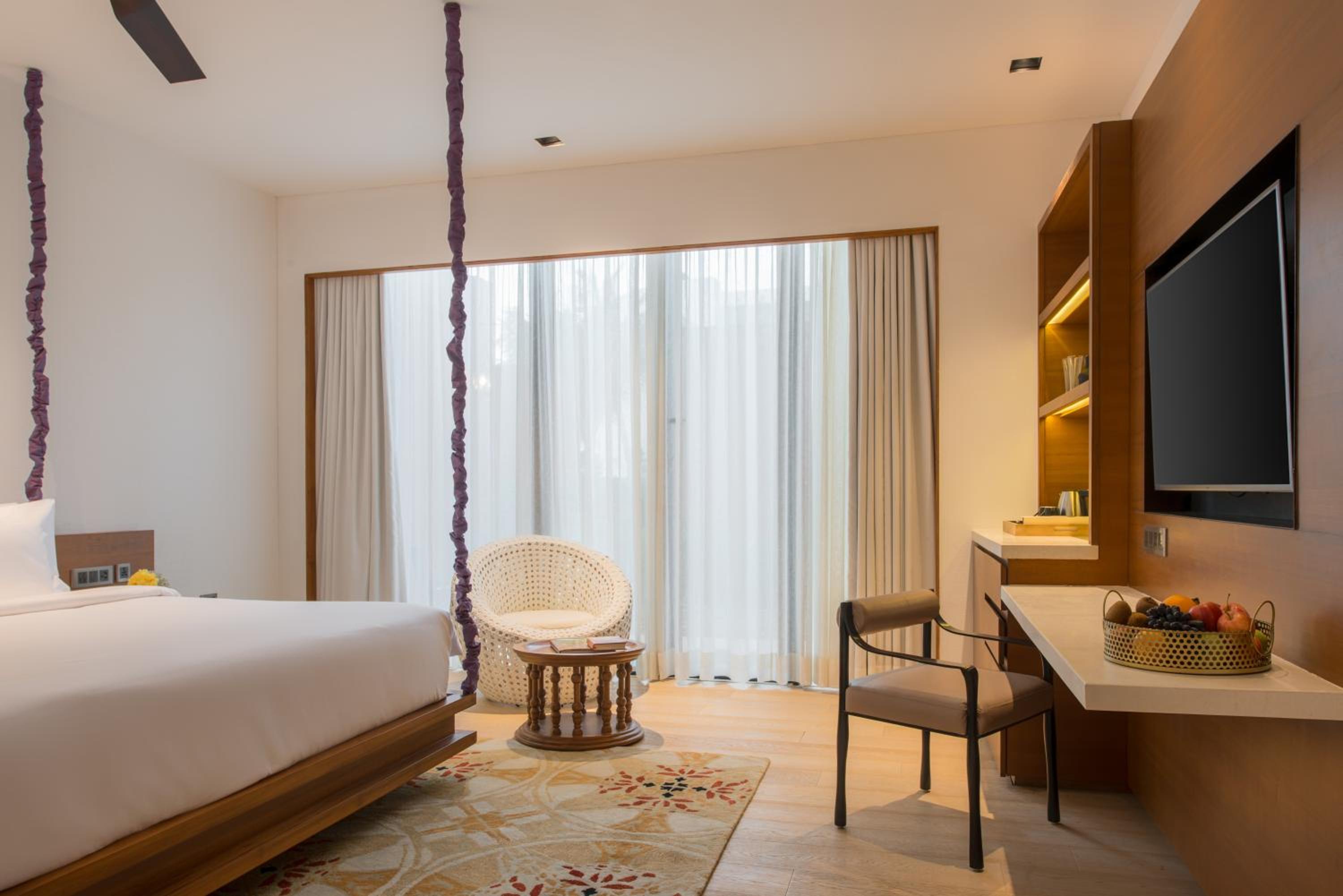Deluxe Room King Bed - 20% discount on Spa & Laundry