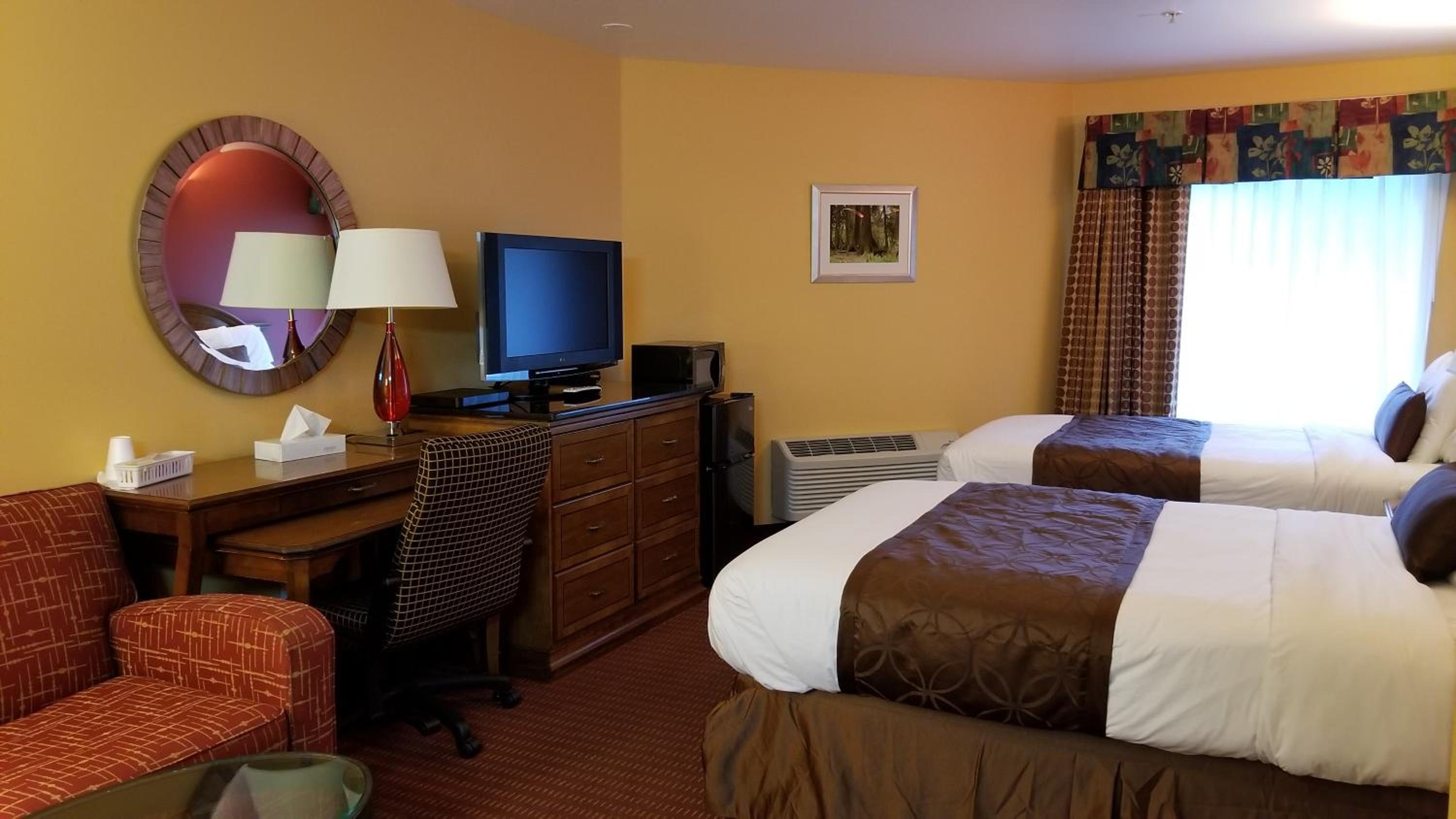 Two Deluxe Beds with Sofa Bed - No Pets Allowed