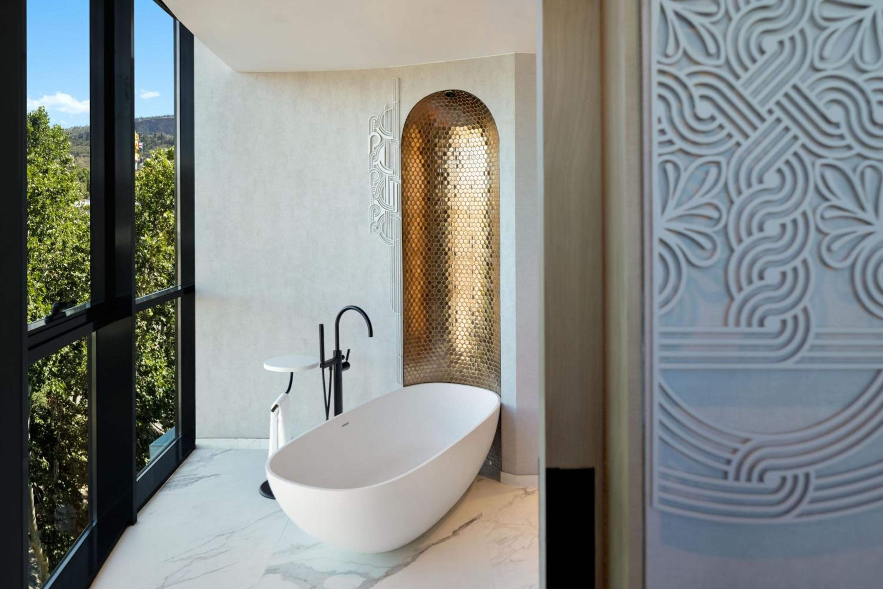 Executive Suite - Executive Lounge Access