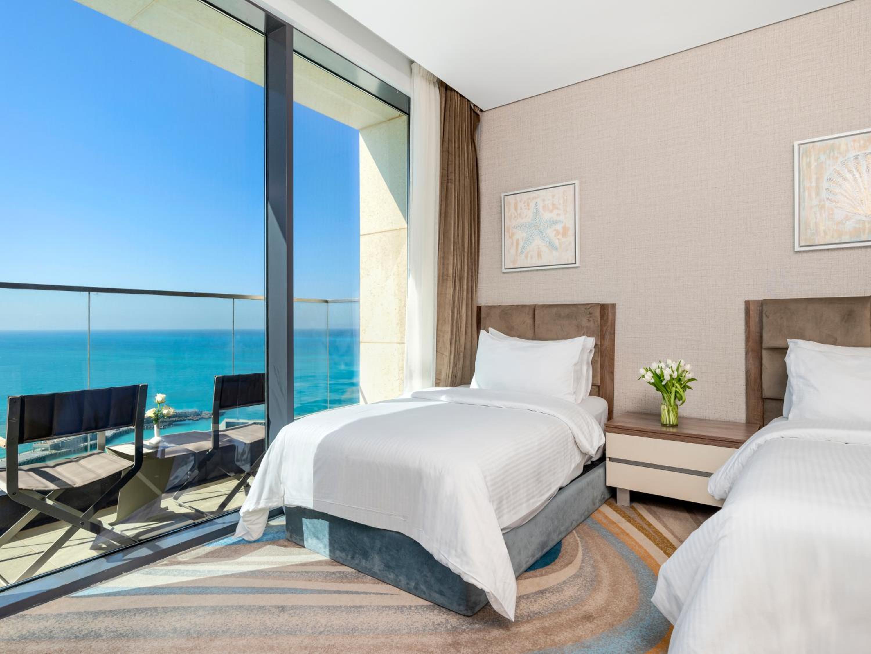 Deluxe Room Twin Beds