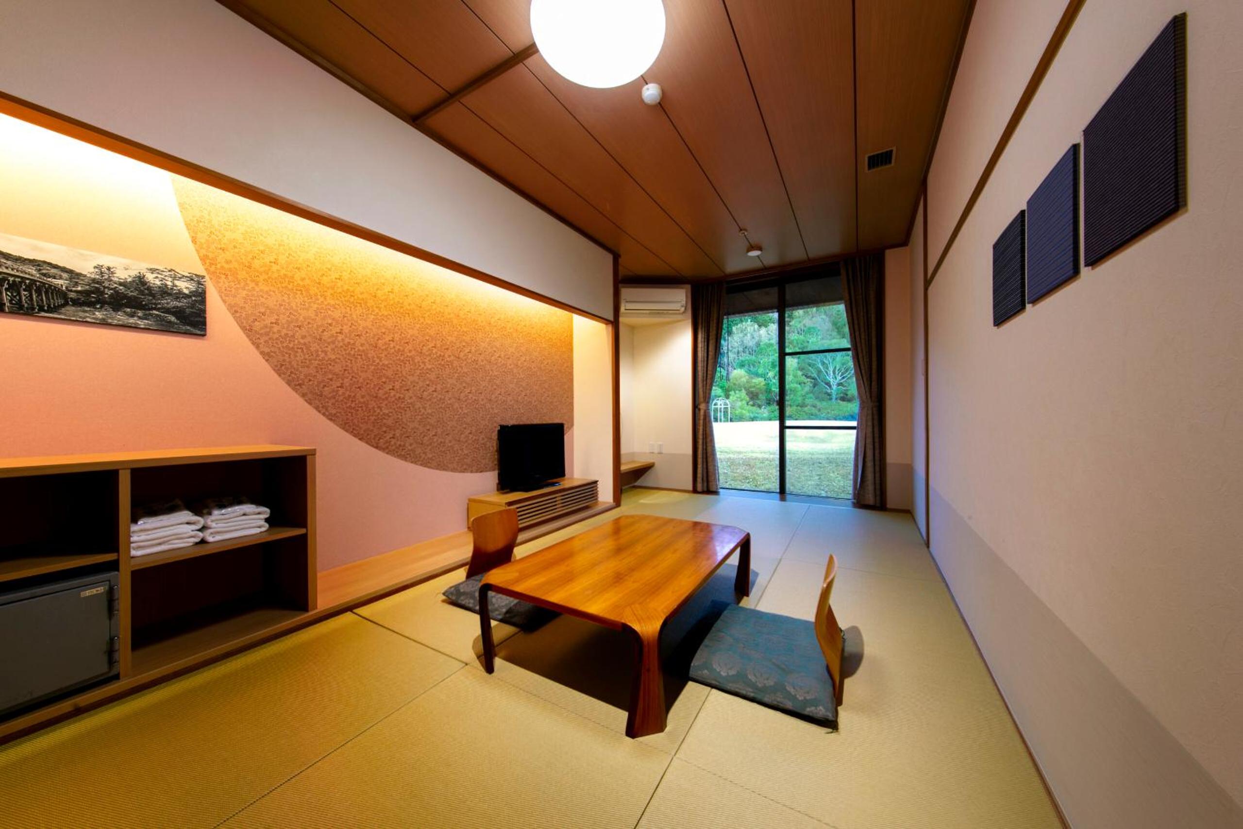 Japanese-Style Twin Room with Shared Bathroom
