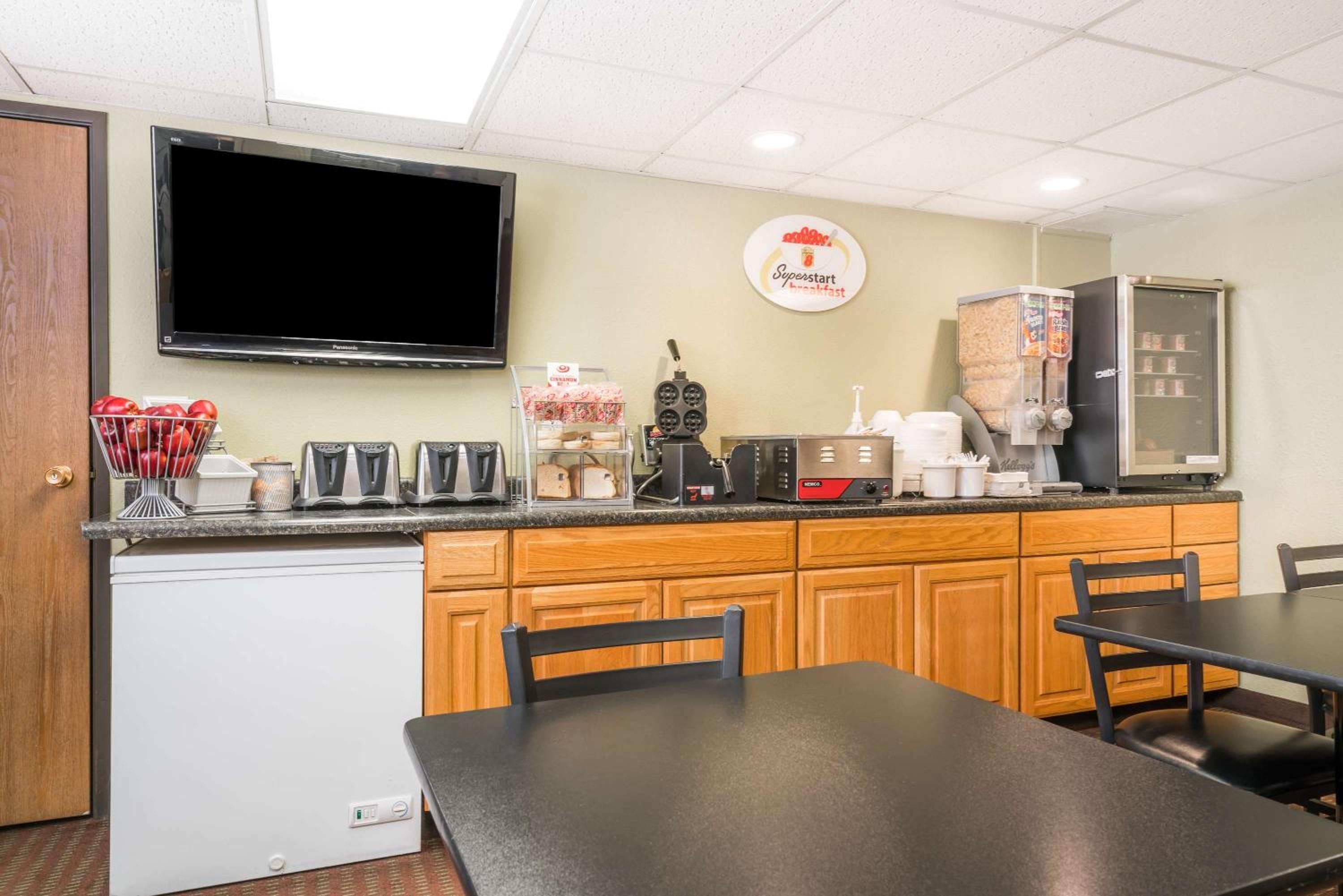 Queen Room - Non-Smoking