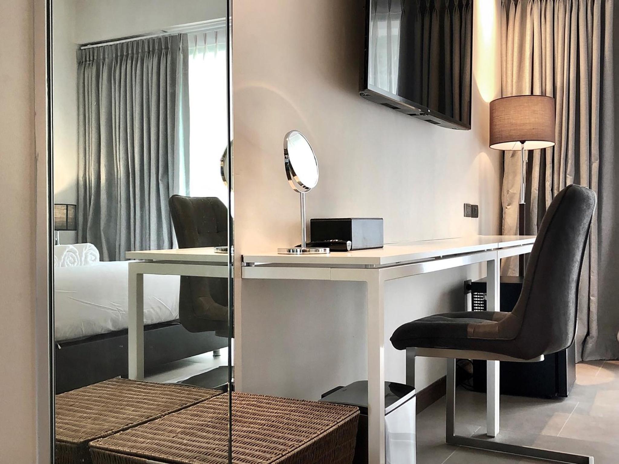 Triple Room with 1 King Size Bed and 1 Single Bed