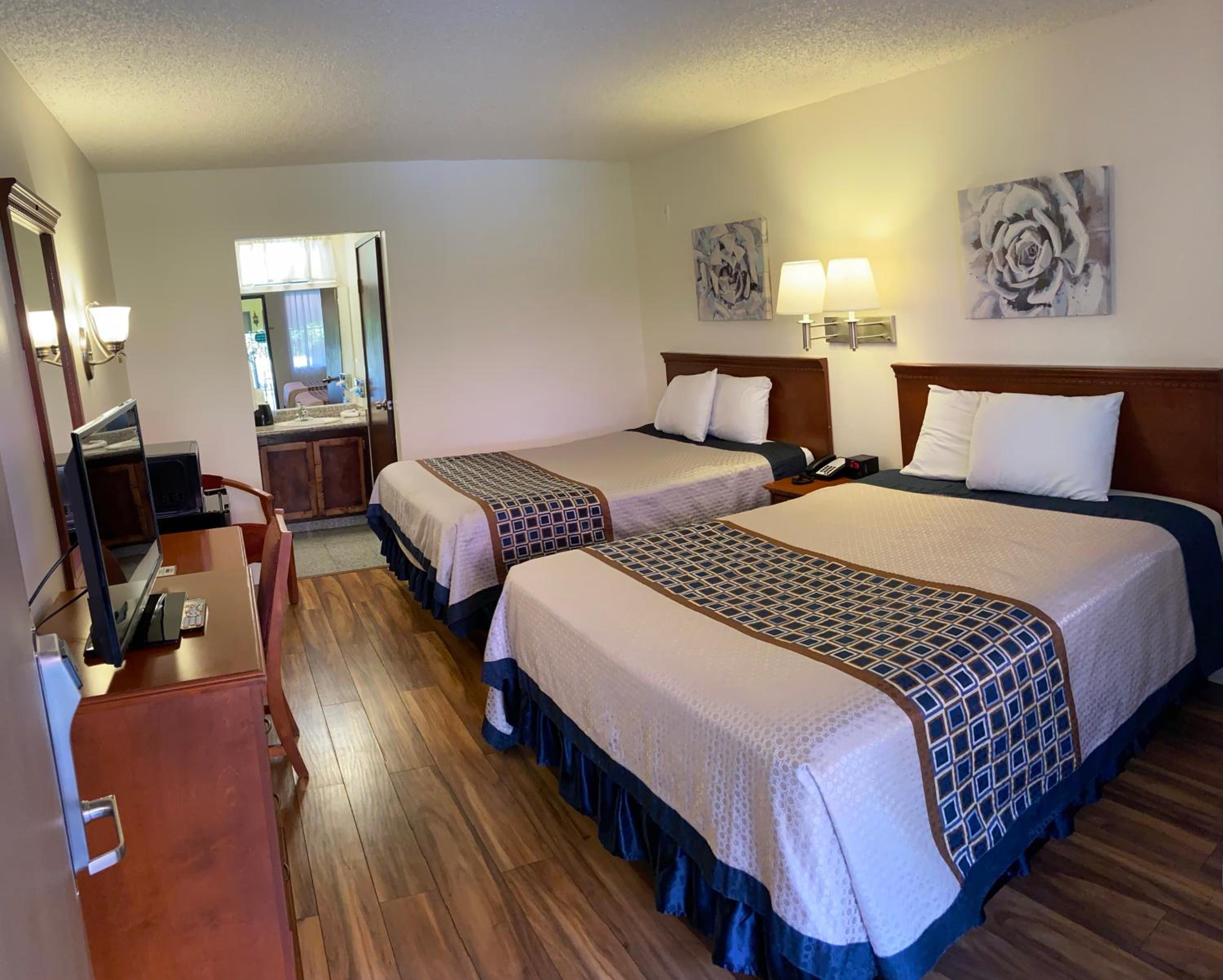 Queen Room with Two Queen Beds - Non-Smoking