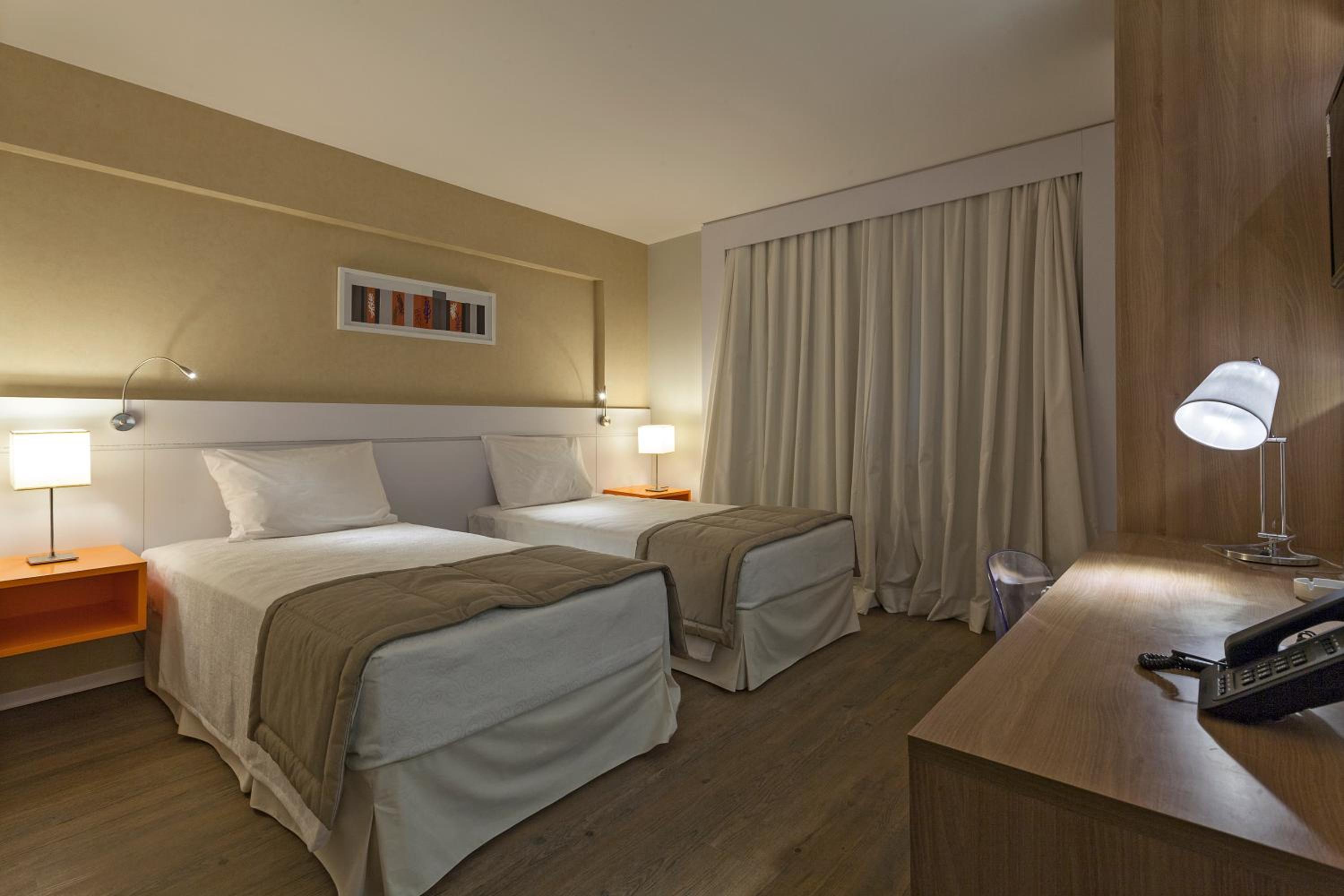 Standard Twin Room with 2 Twin Beds