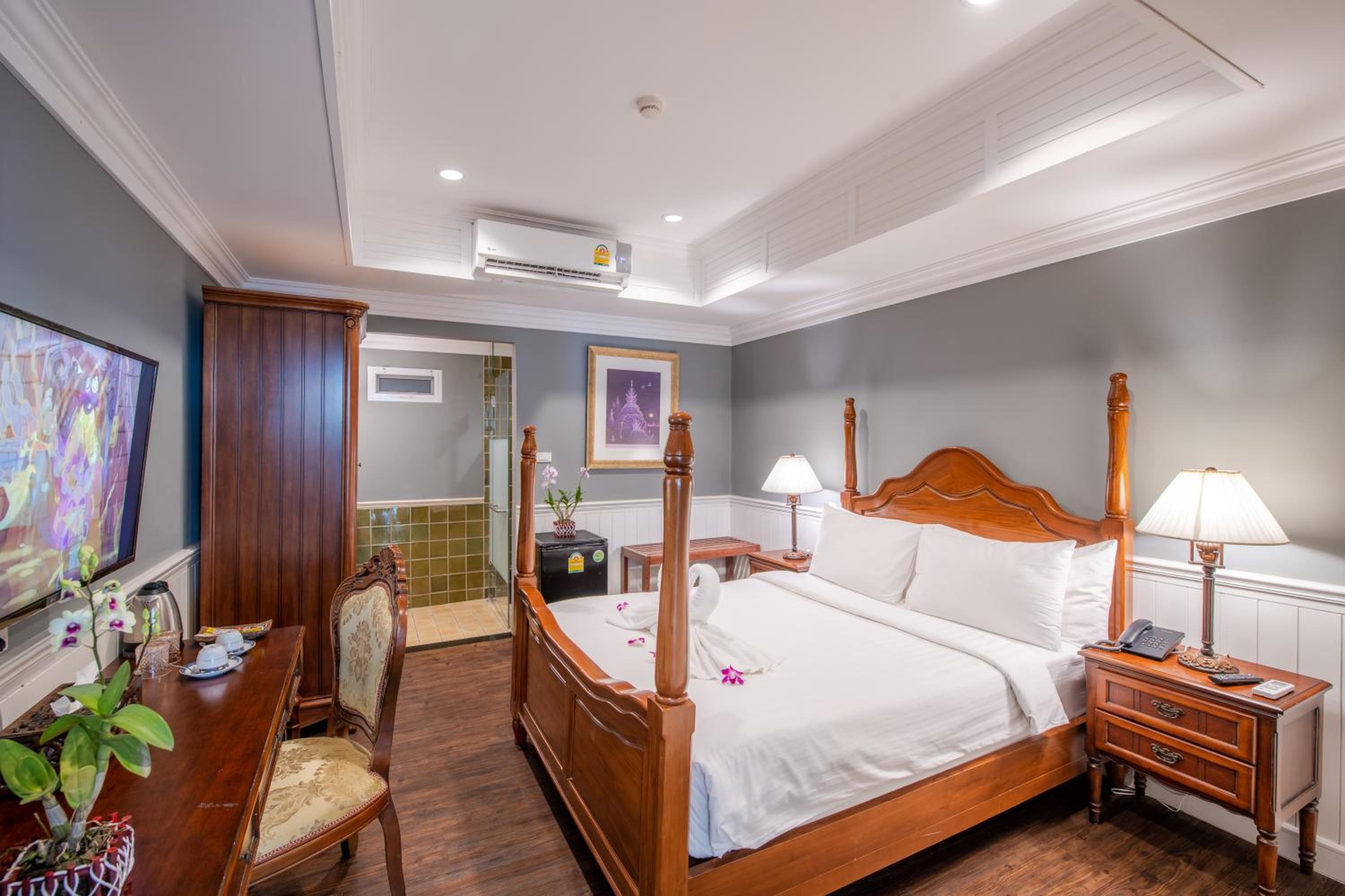 Deluxe Double or Twin Room (No Window)