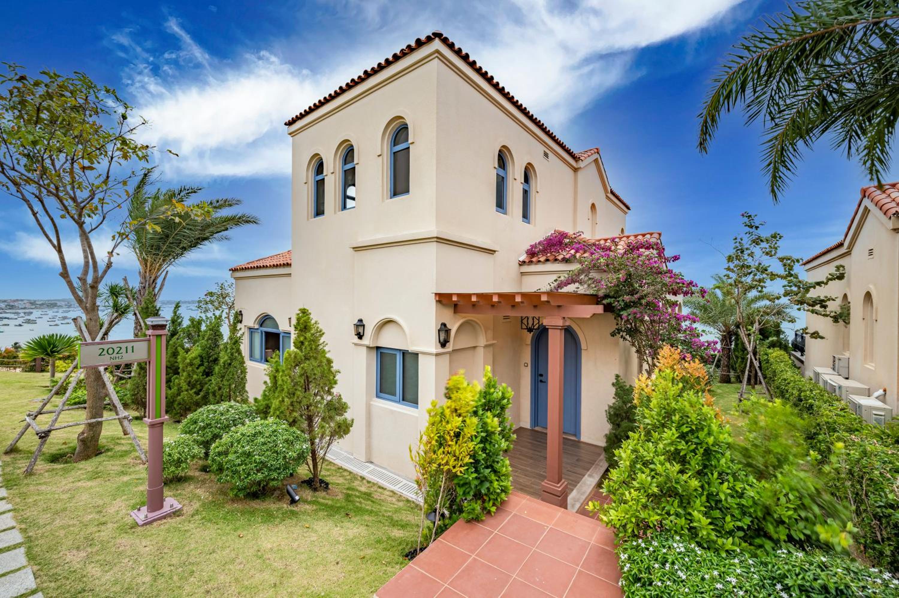 Residence 3 BR Private Pool - 2King+Twin