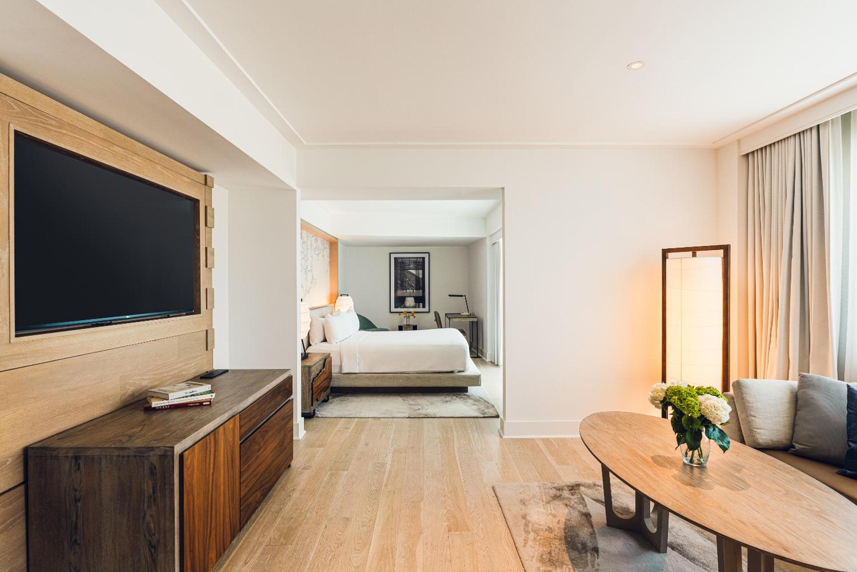 Junior Suite King Bed - Bay View