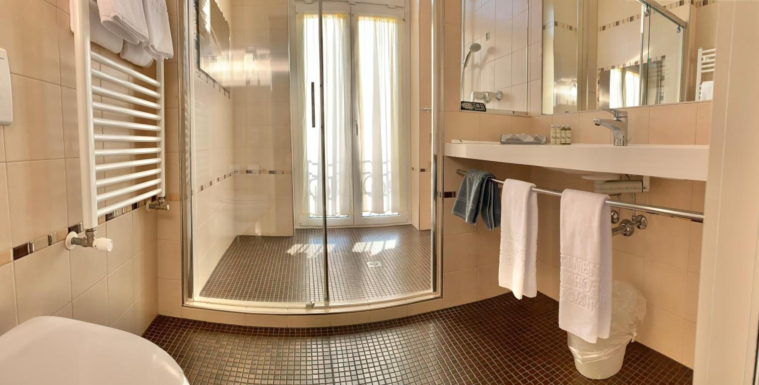 Prestige Twin Room with Lake View