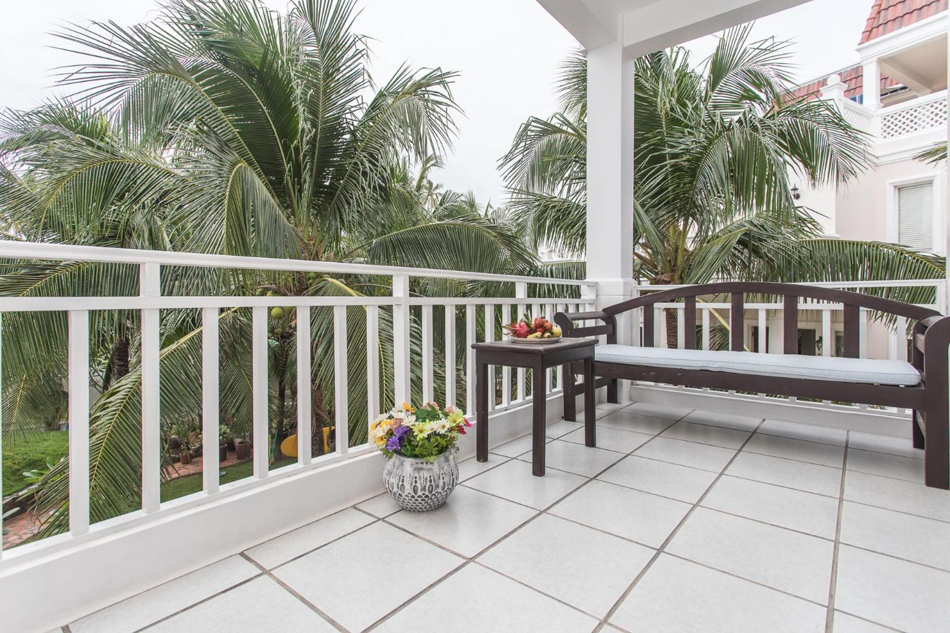 Twin Superior Garden With Pool View