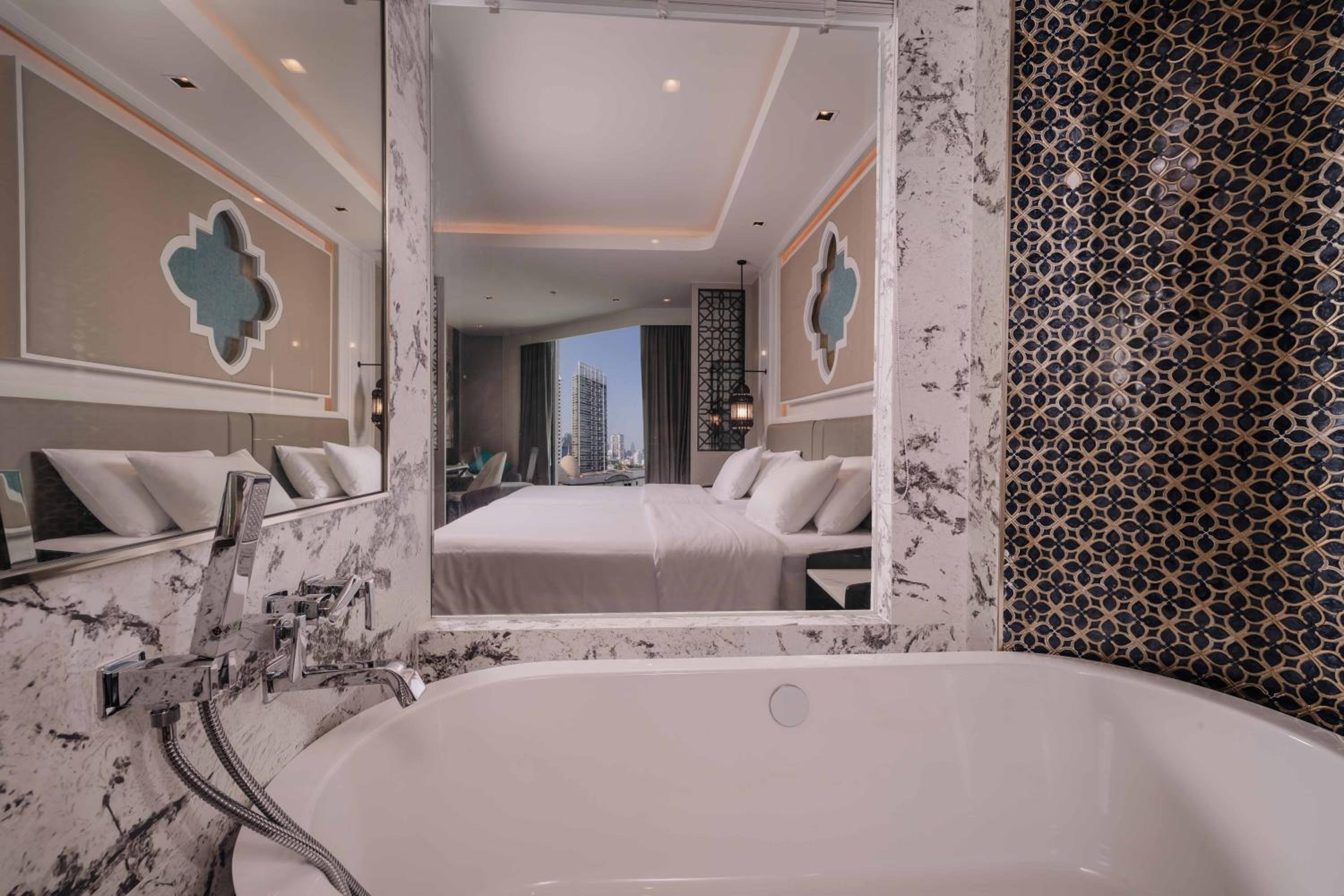 Deluxe Suite Twin Club Lounge Access