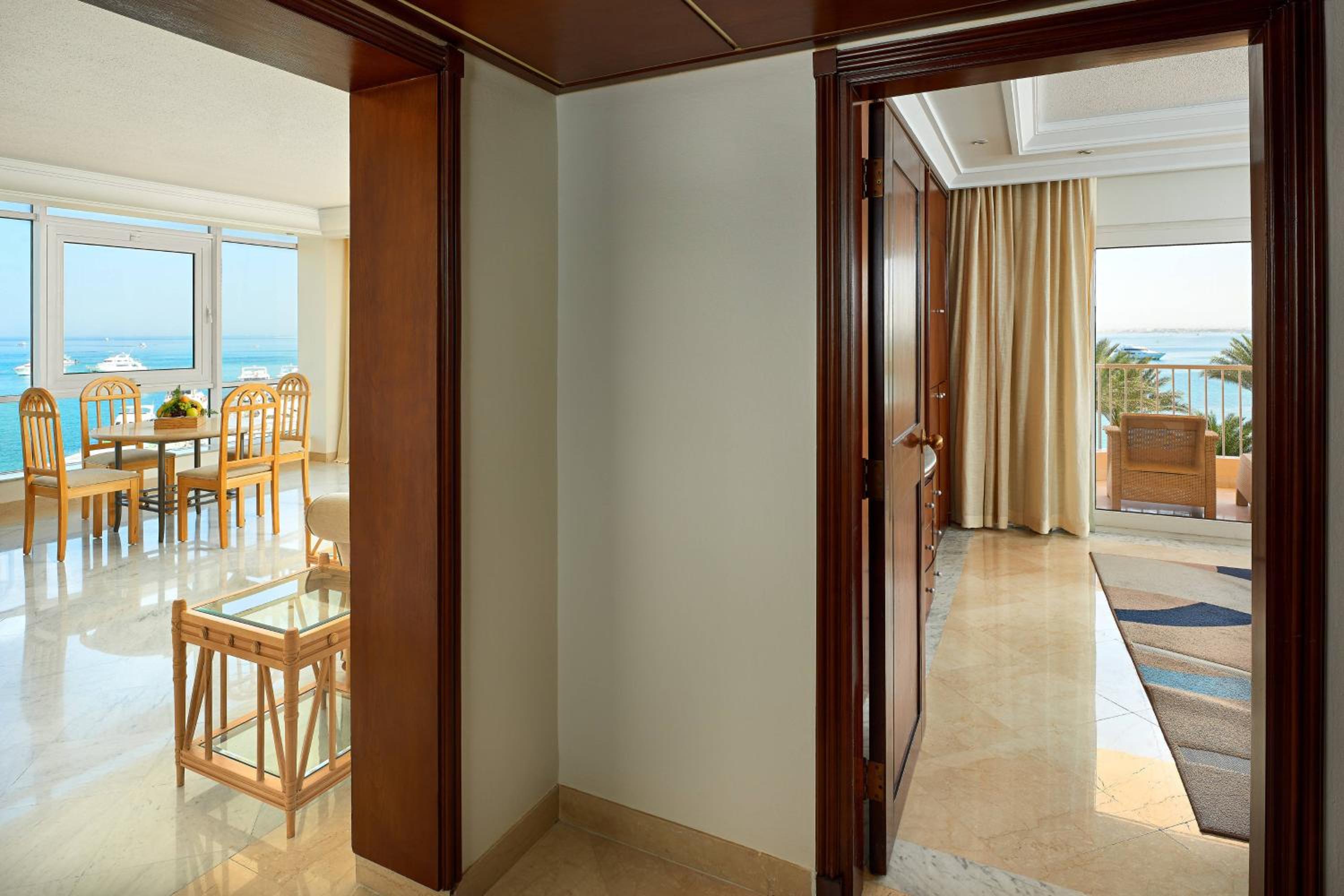 One-Bedroom Neptune King Suite with Balcony and Sea View