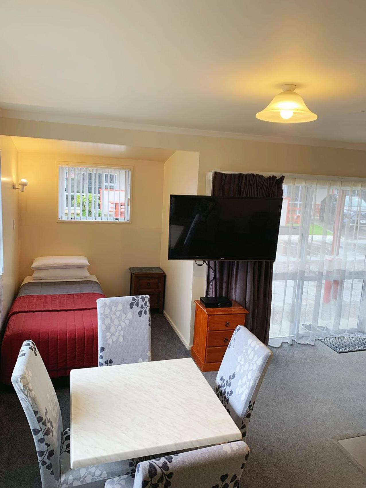 Family One-Bedroom Apartment