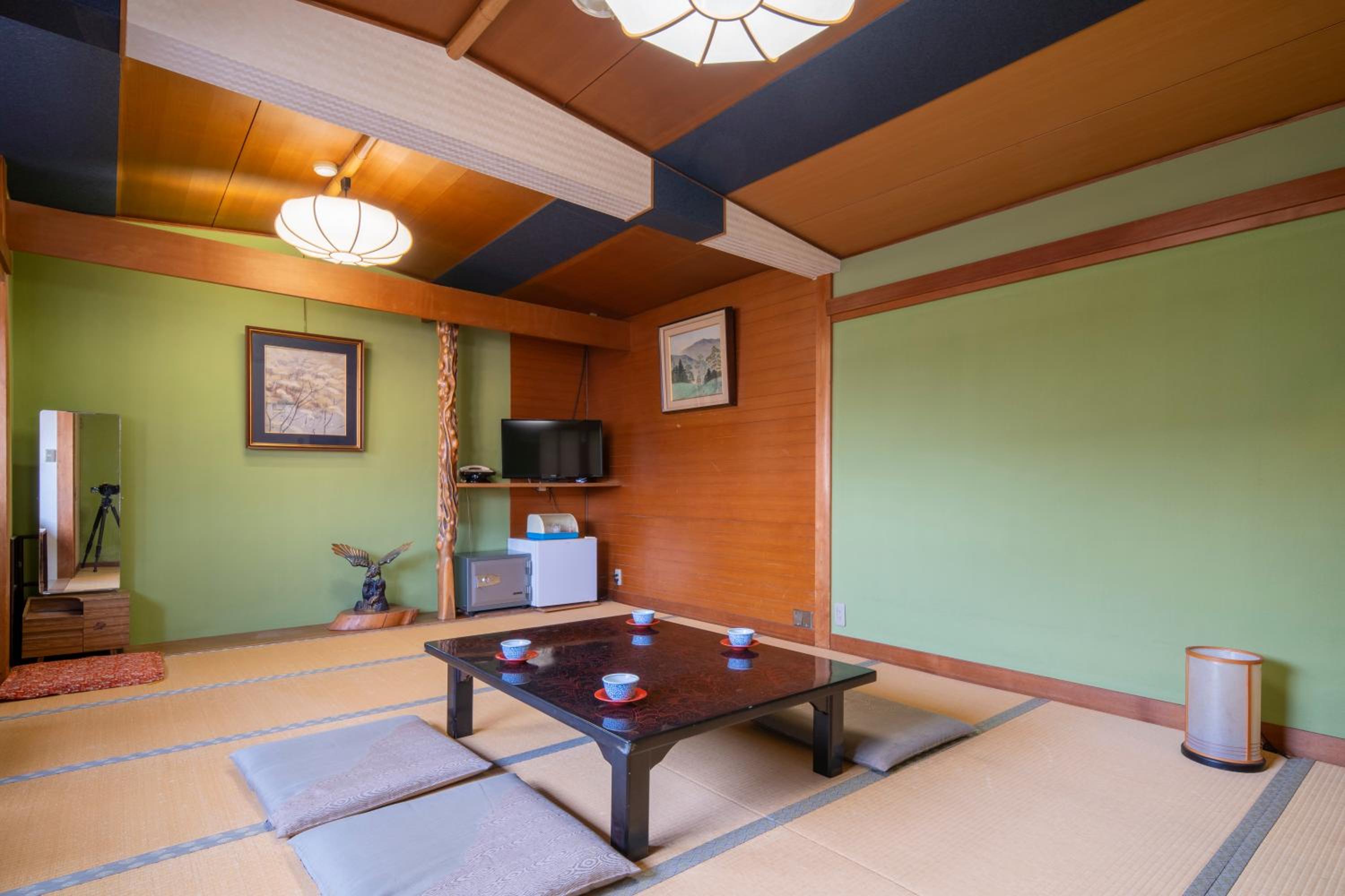 Japanese-Style Room
