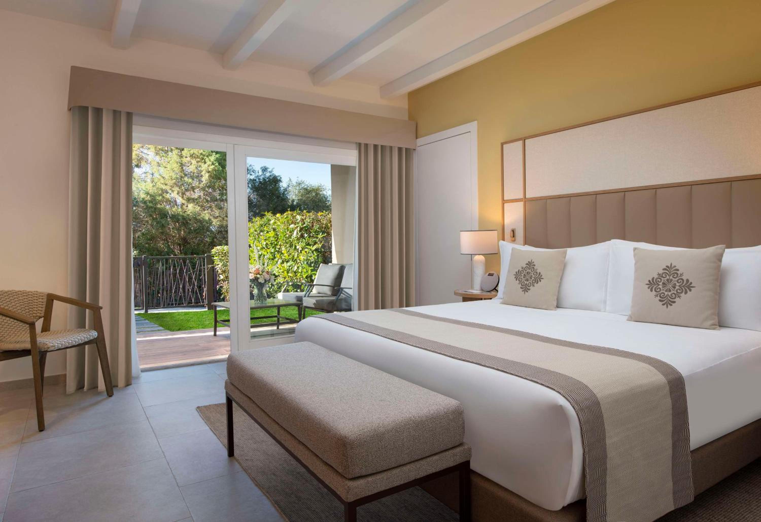 Deluxe King Room - Disability Access