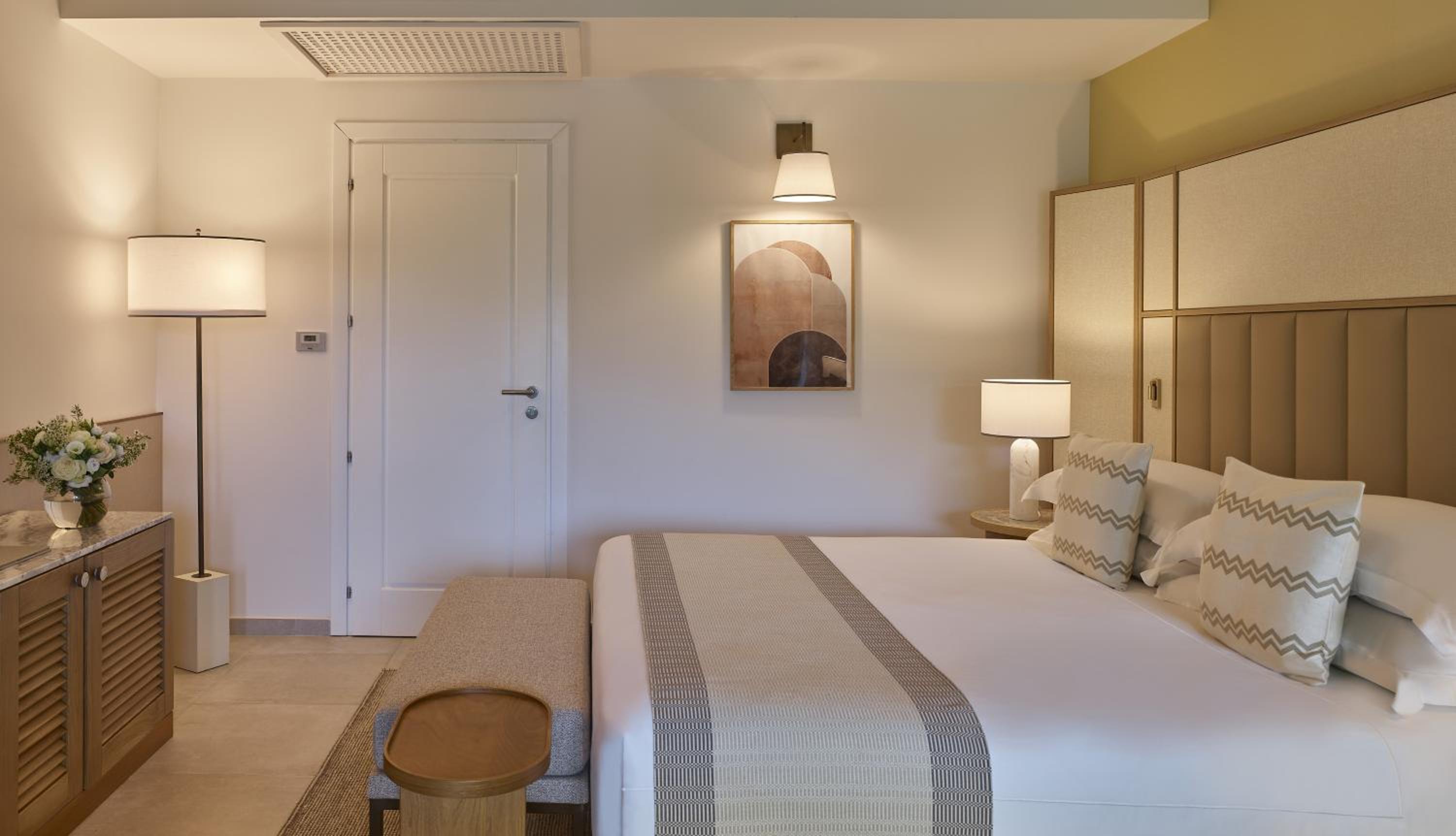 Deluxe King Room - Disability Access