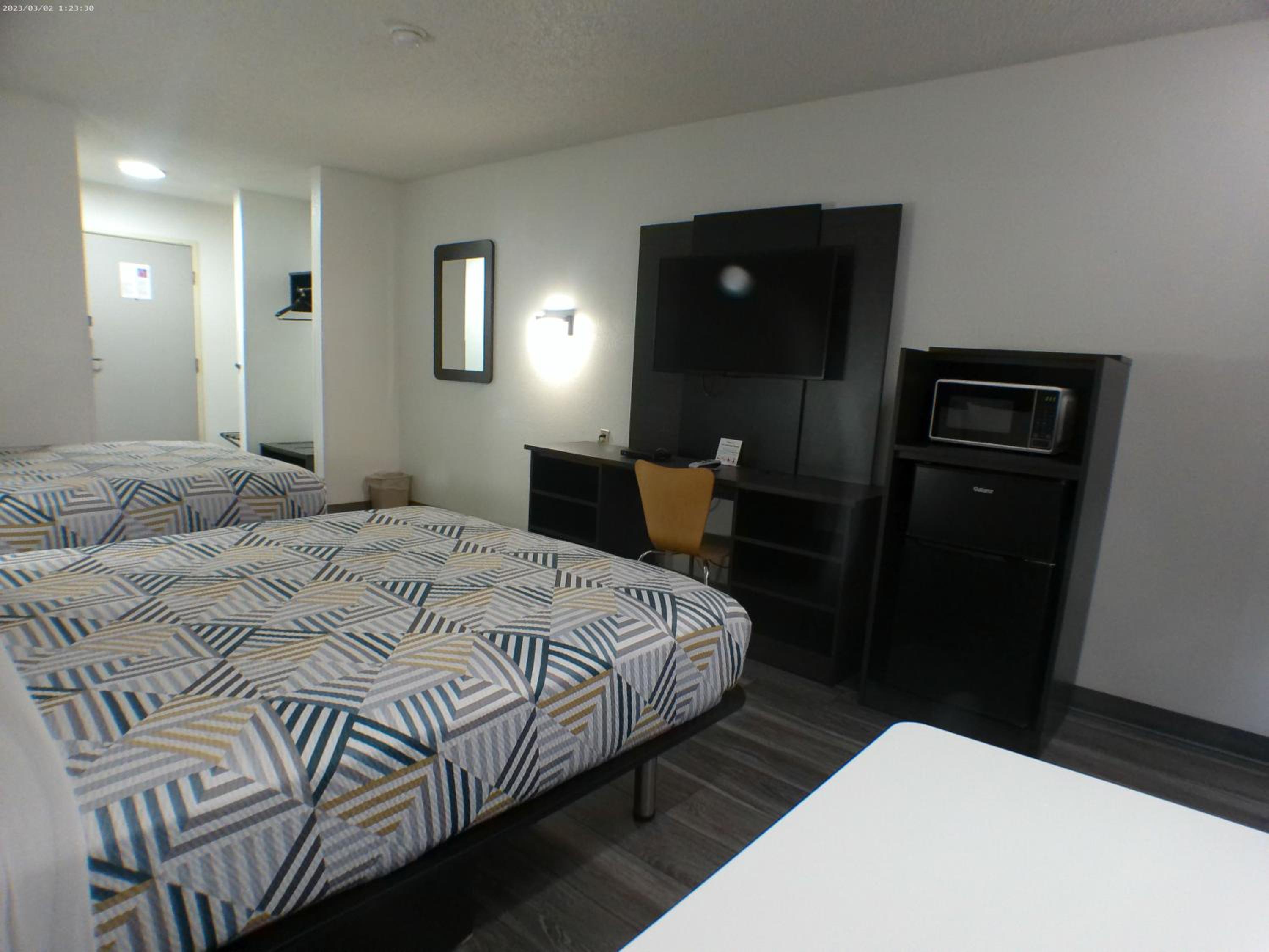 Queen Room with Two Queen Beds - Disability Access - Non-Smoking