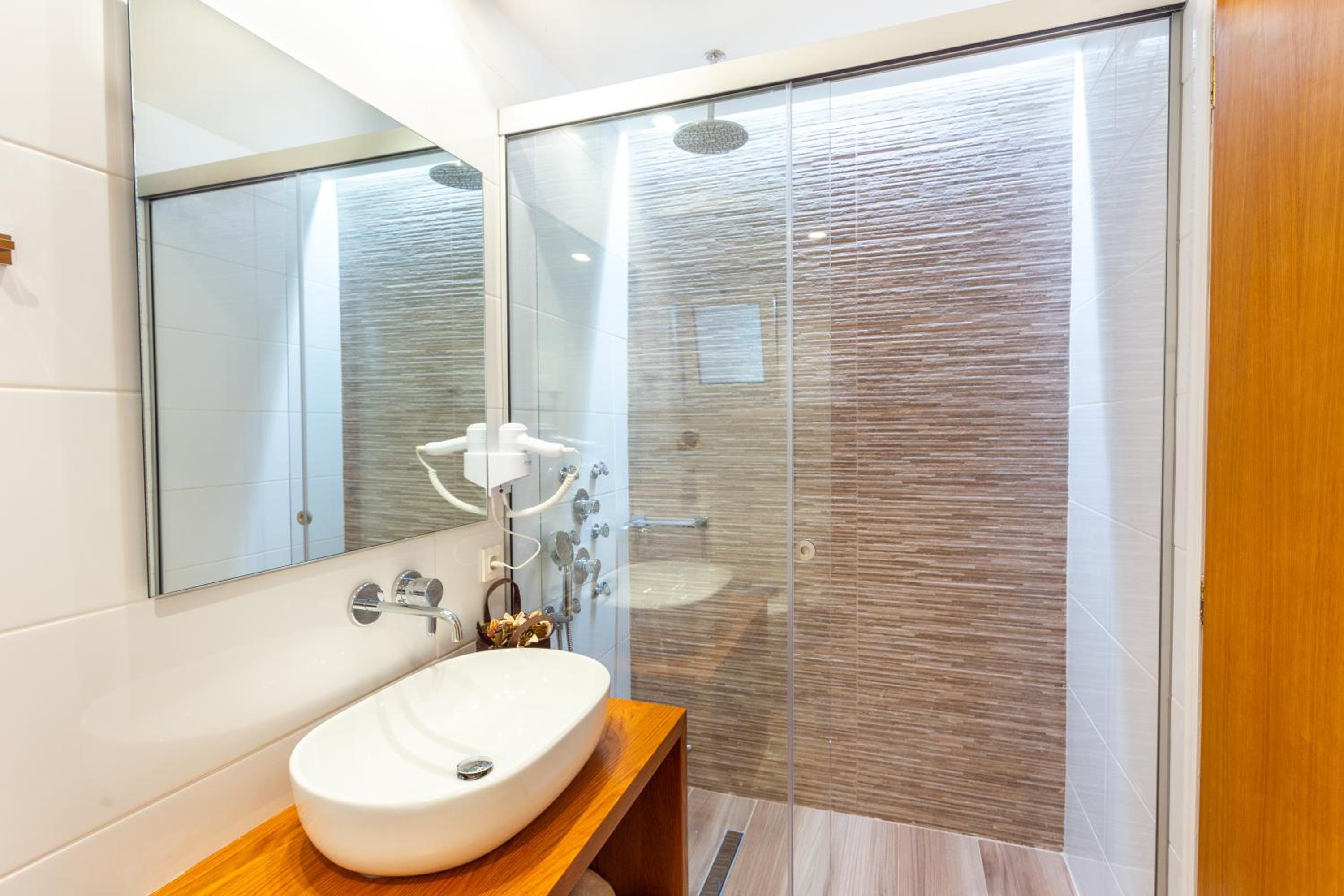 Suite with Private Hot Tub