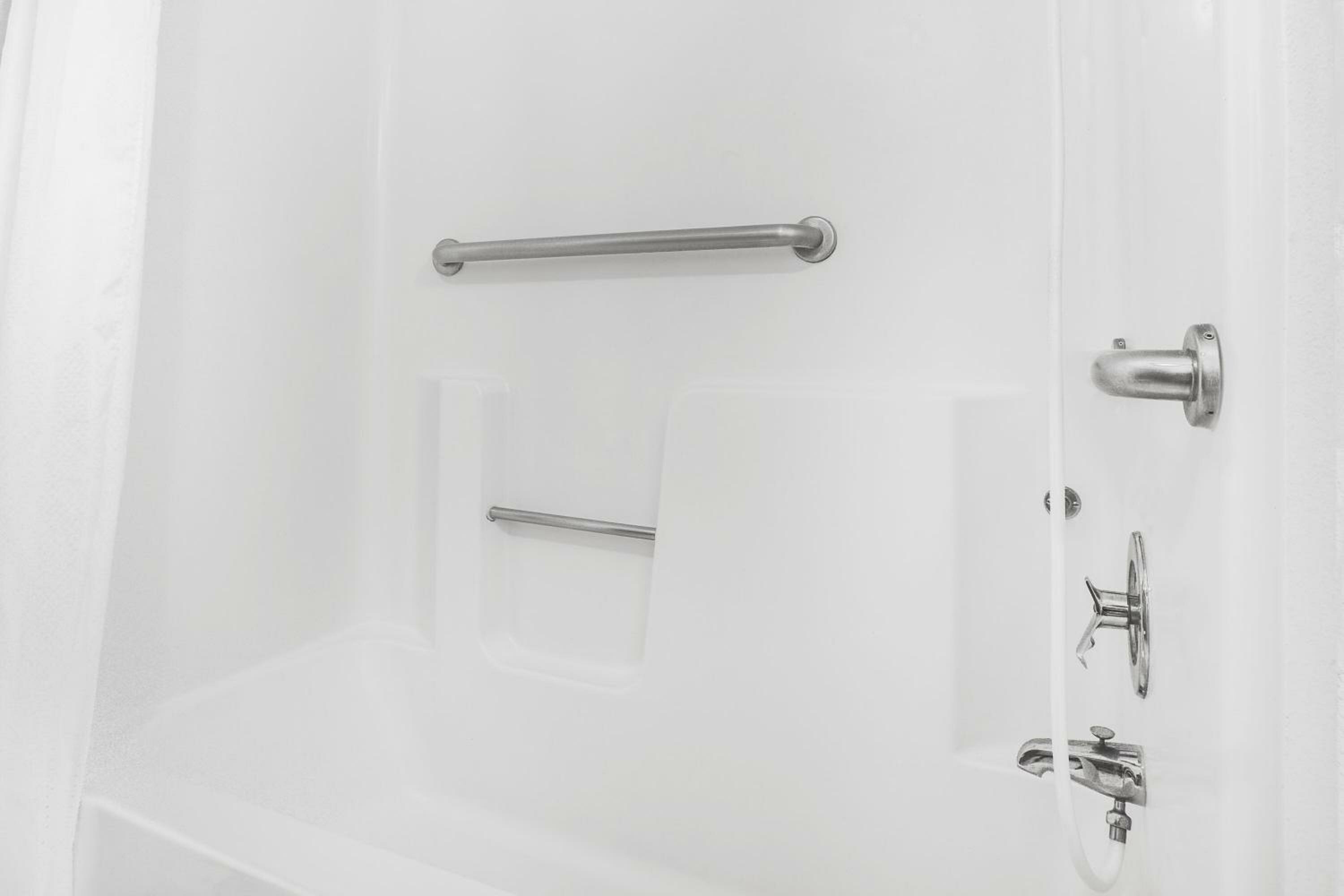 Queen Room - Disability Access