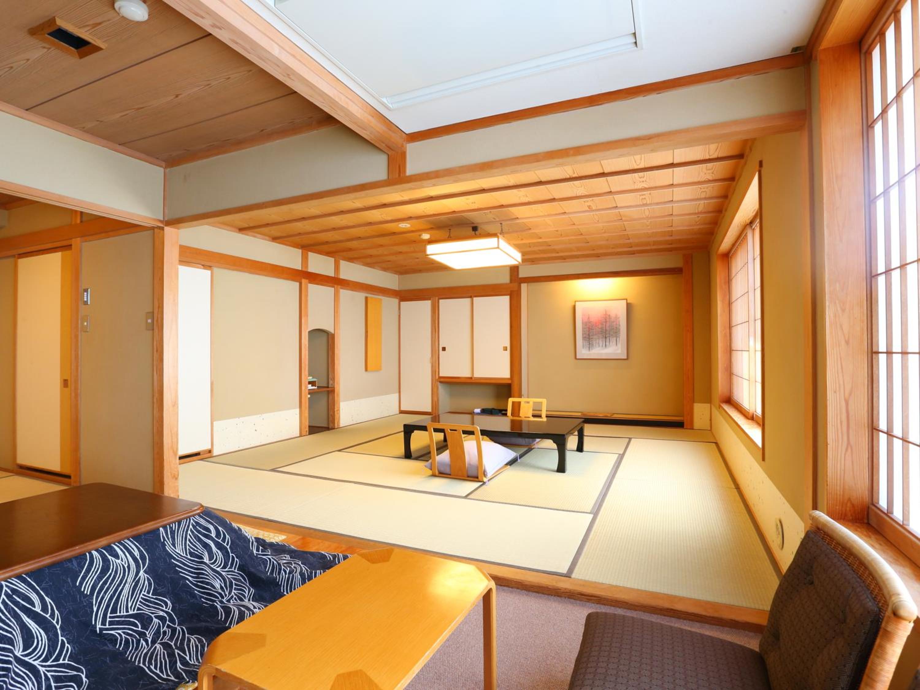 Deluxe Japanese-Style Room