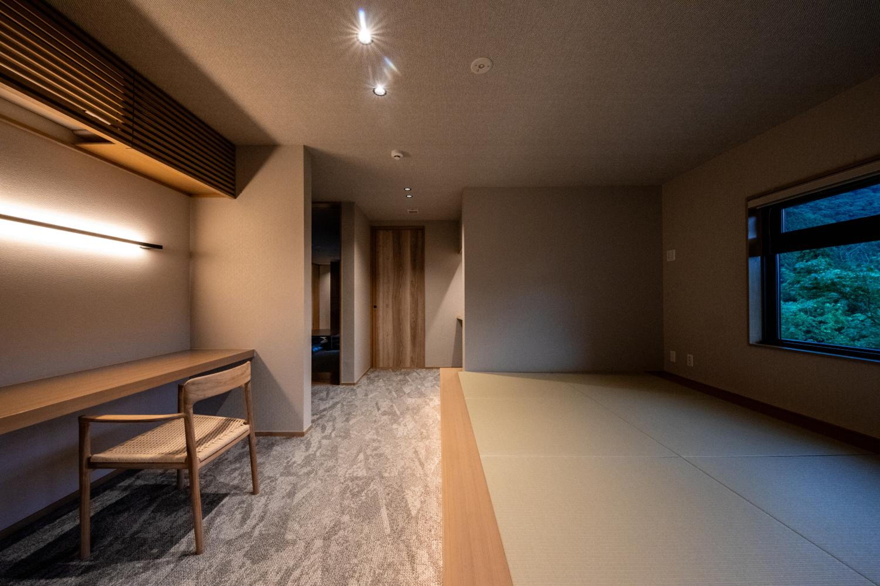 Suite with Mountain View