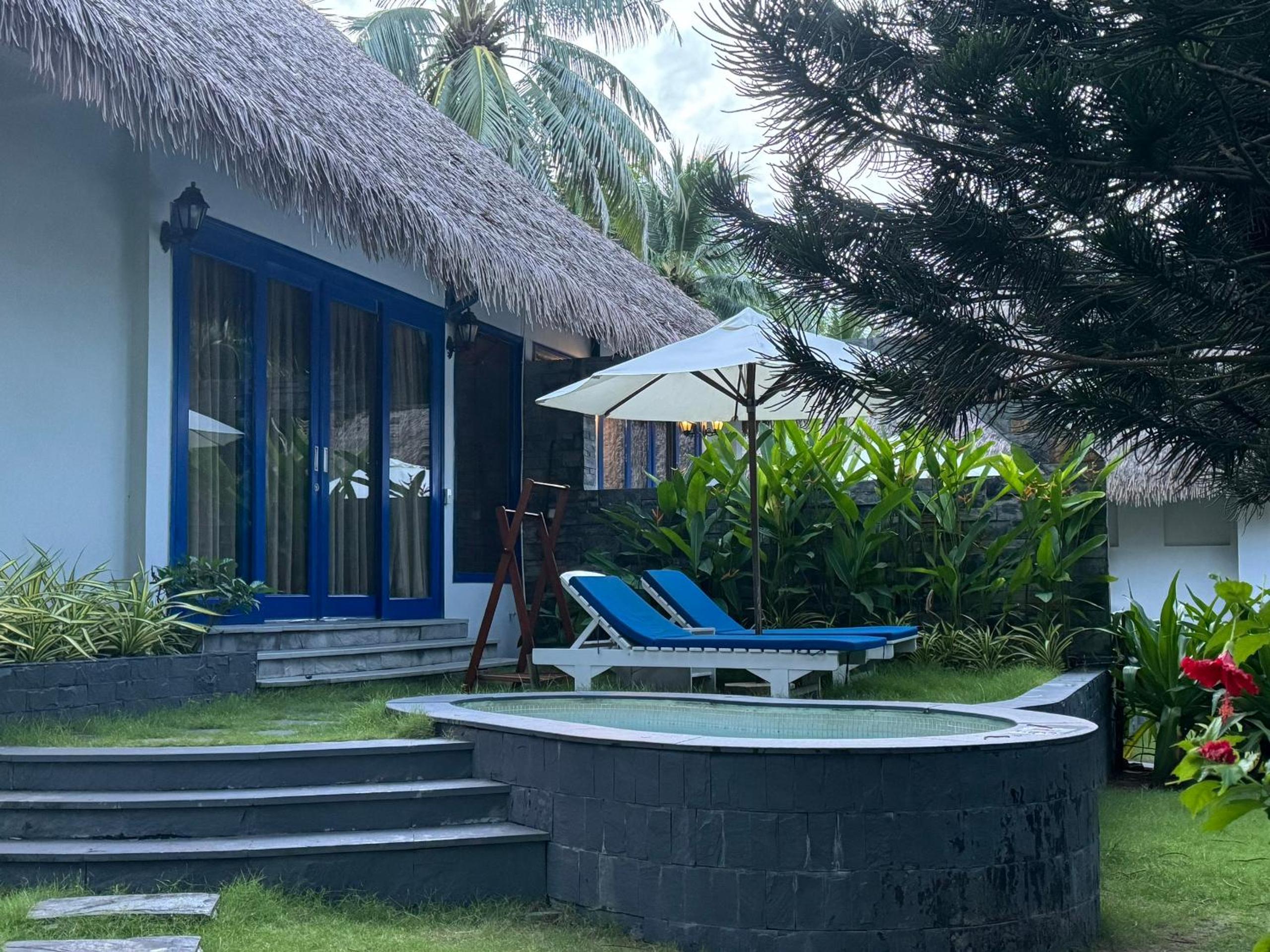 Bungalow with Jacuzzi