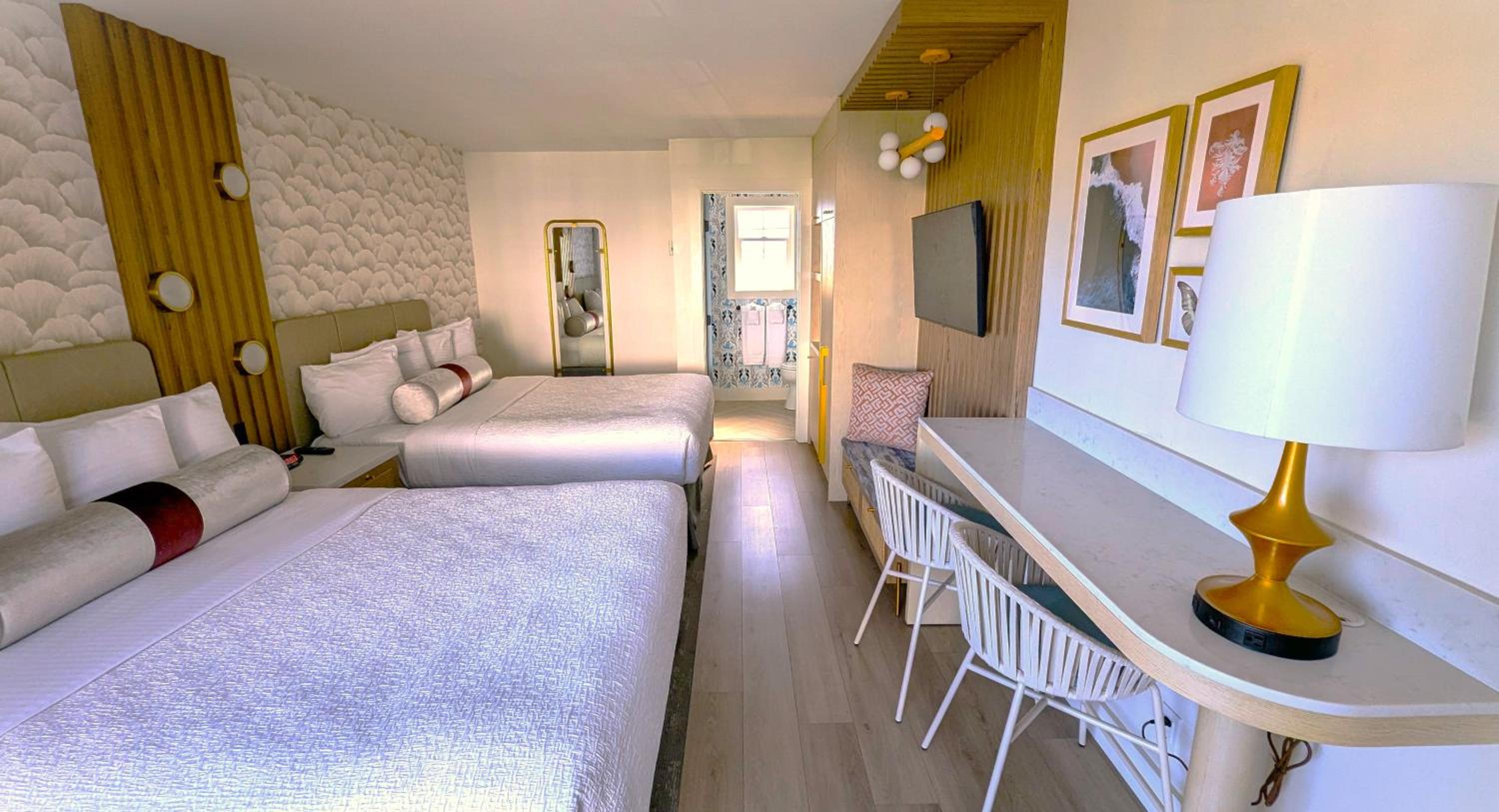 Deluxe Queen Room with Two Queen Beds