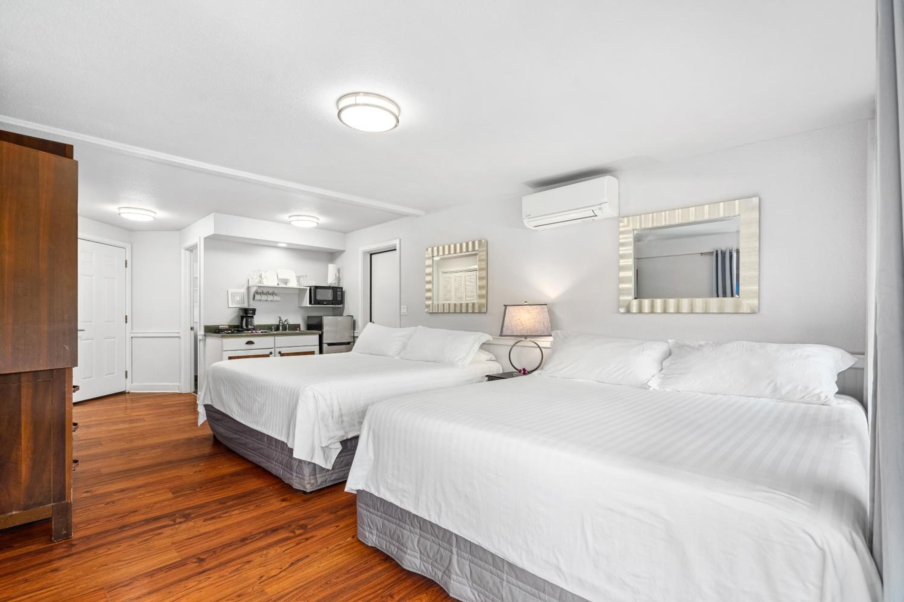 Studio with Two King Beds