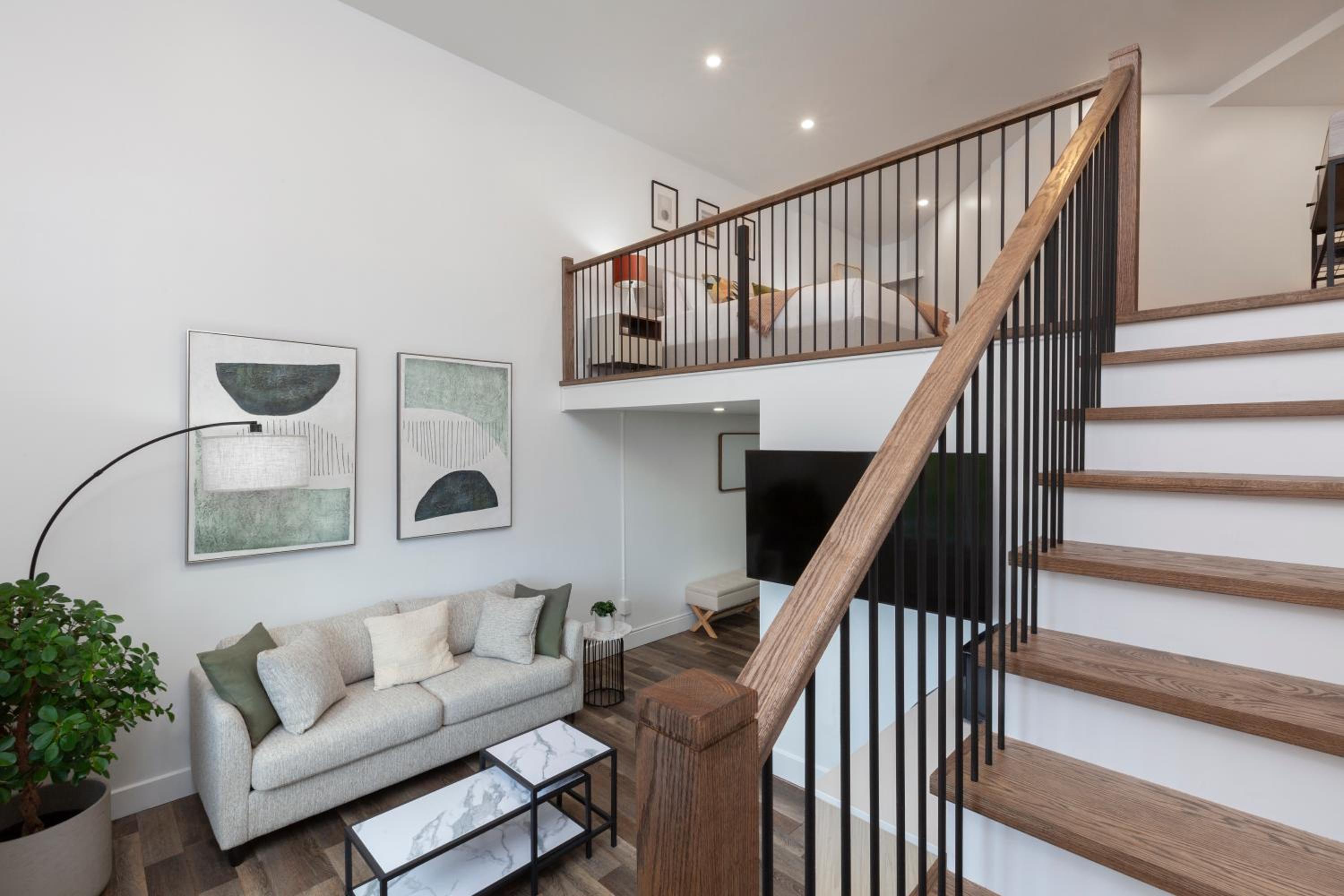 Loft King Suite - Non-Smoking